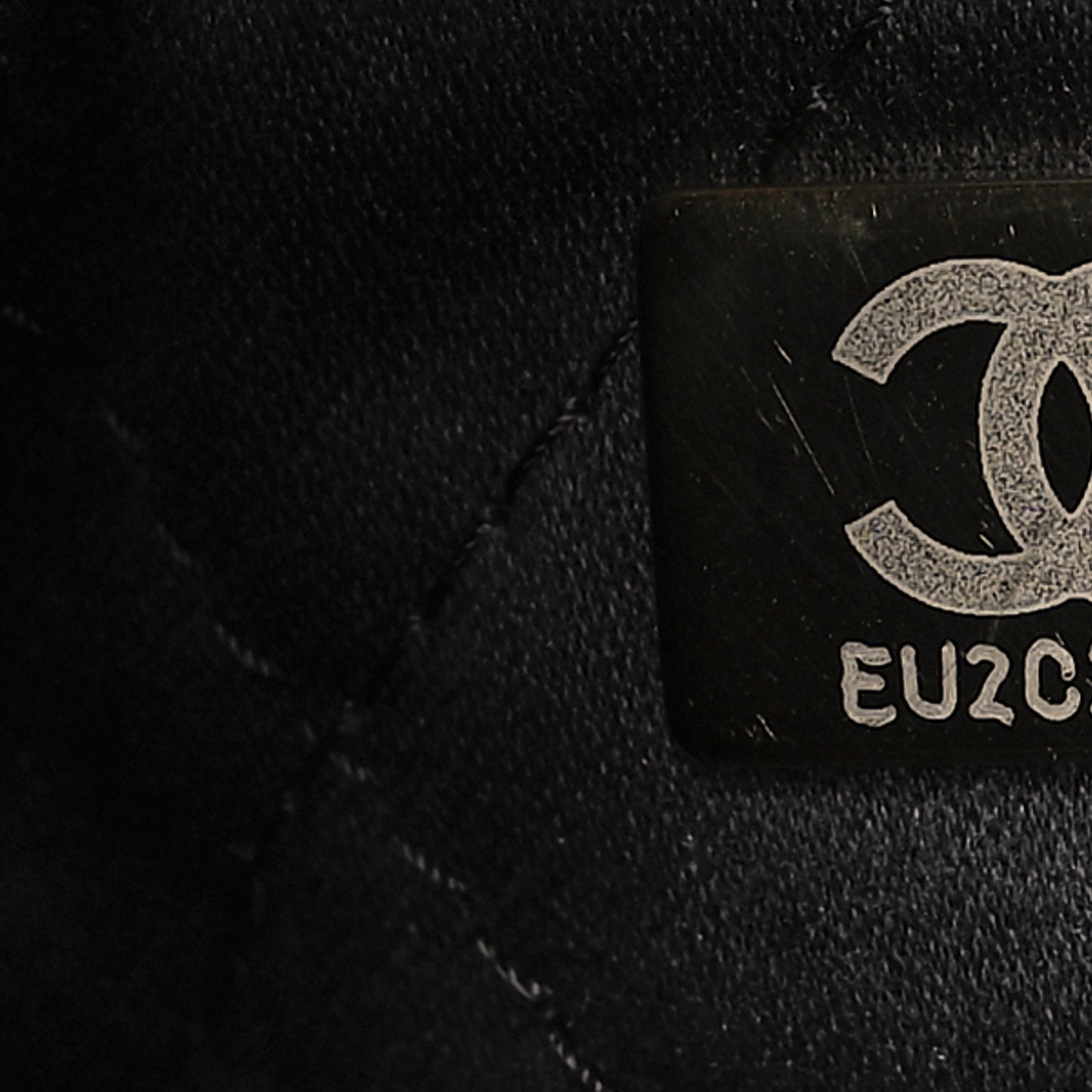 Shiny Calfskin Quilted Chanel 22 Black
