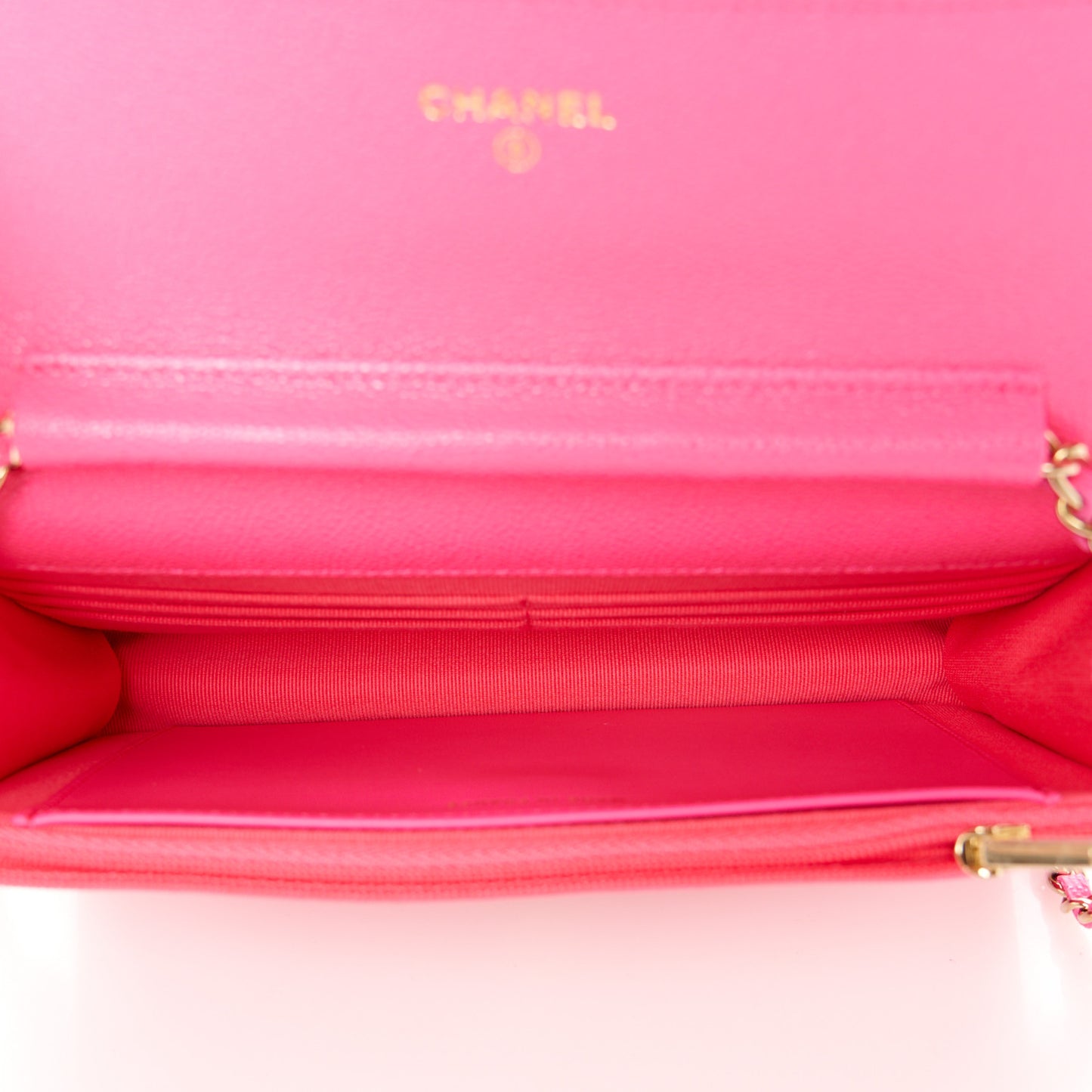 Caviar Quilted Wallet on Chain WOC Fuchsia