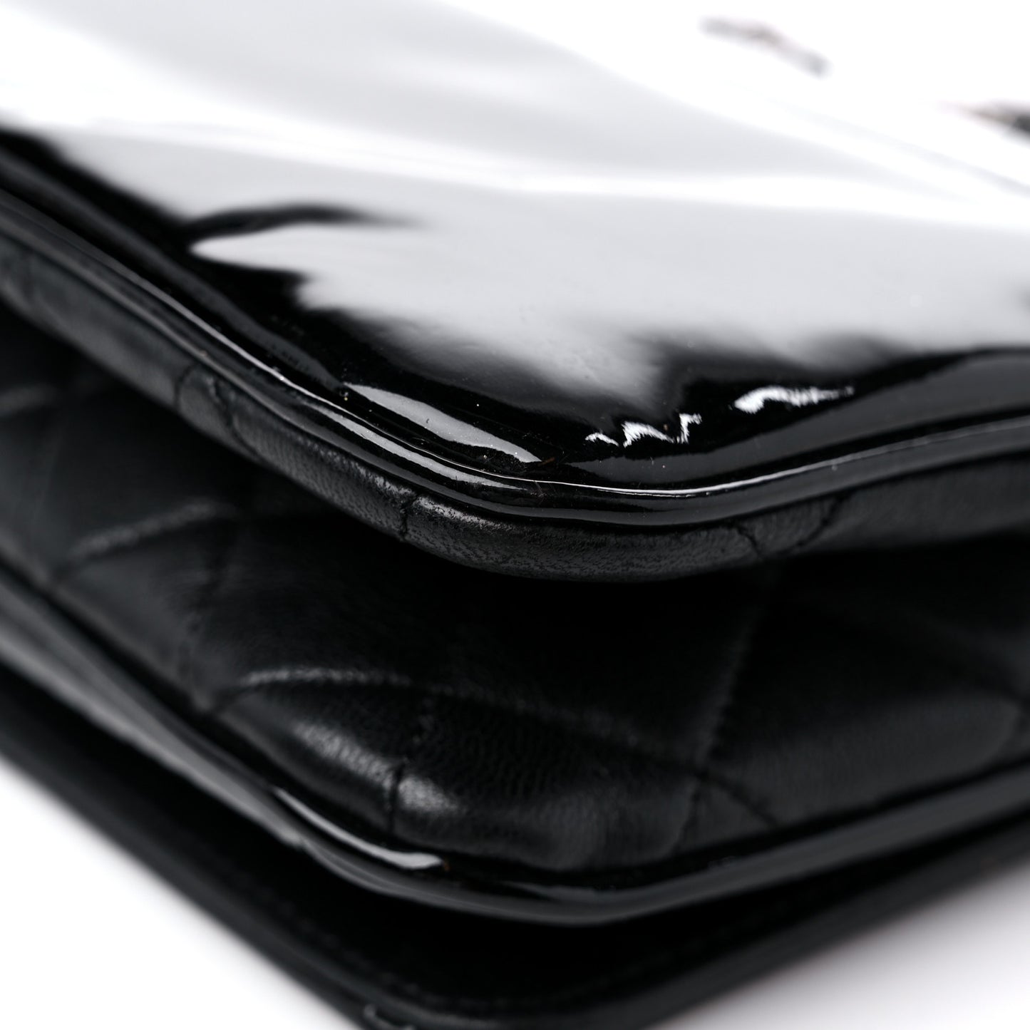 Patent Lipstick Wallet On Chain Black