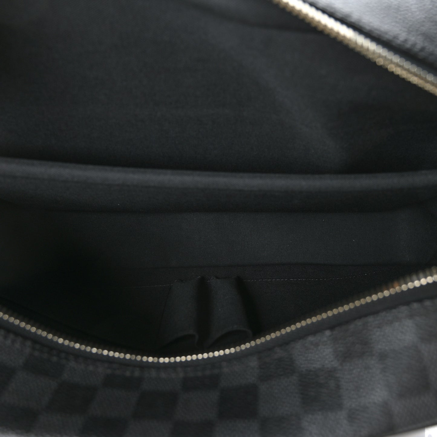Damier Graphite Porte-Documents Voyage GM