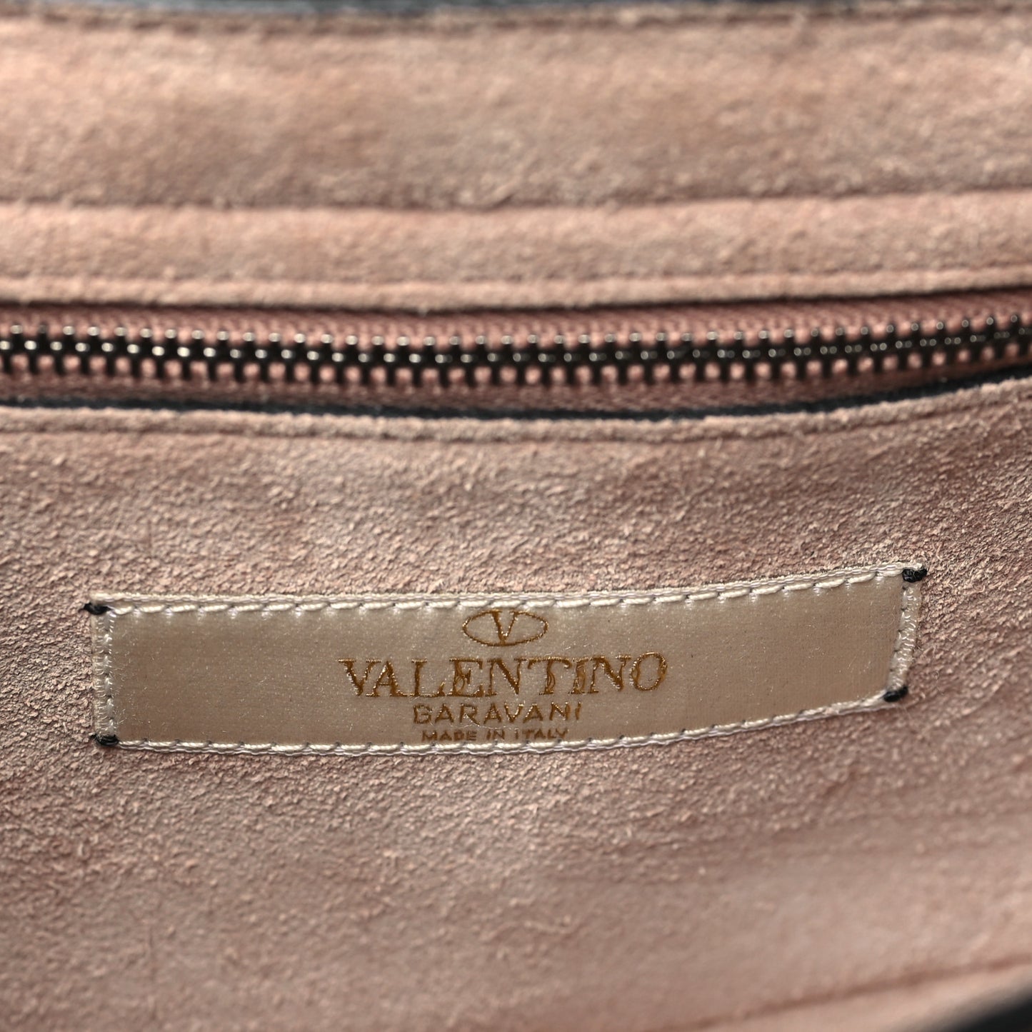 Grained Calfskin Onyx Medium Guitar Strap Rockstud Rolling Flap Saddle Bag Soft Noisette
