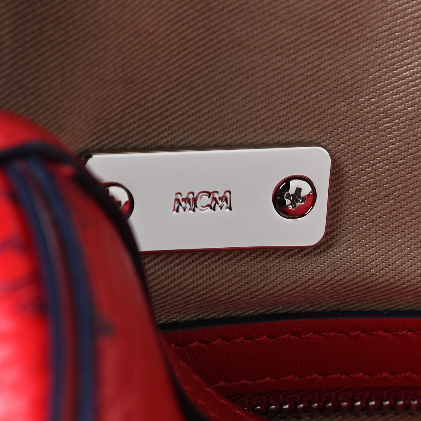 Visetos Medium Essential Boston Bag Red