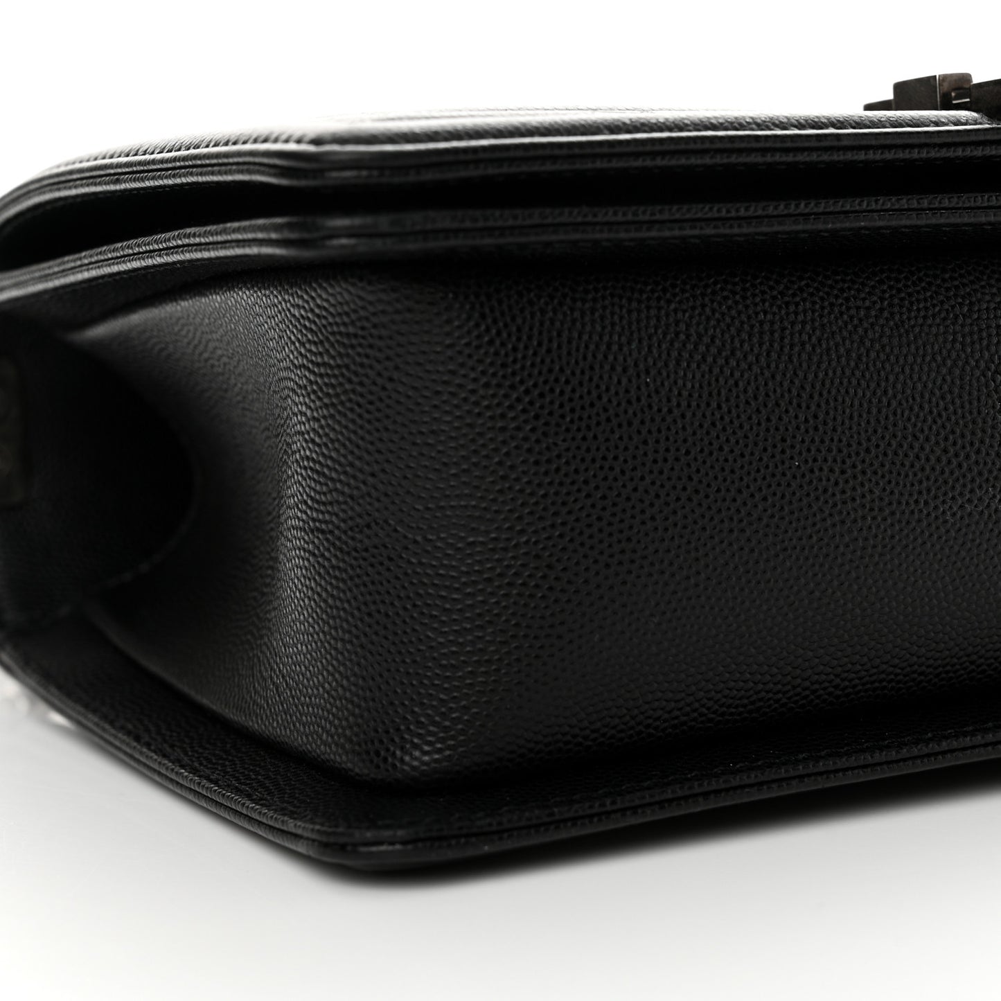 Caviar Quilted Medium Boy Flap Black