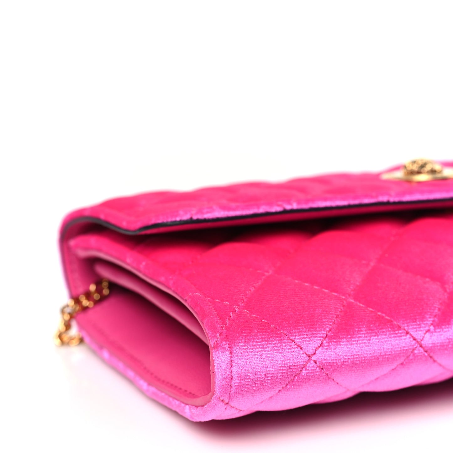 Velvet Quilted Medusa Wallet On Chain Pink