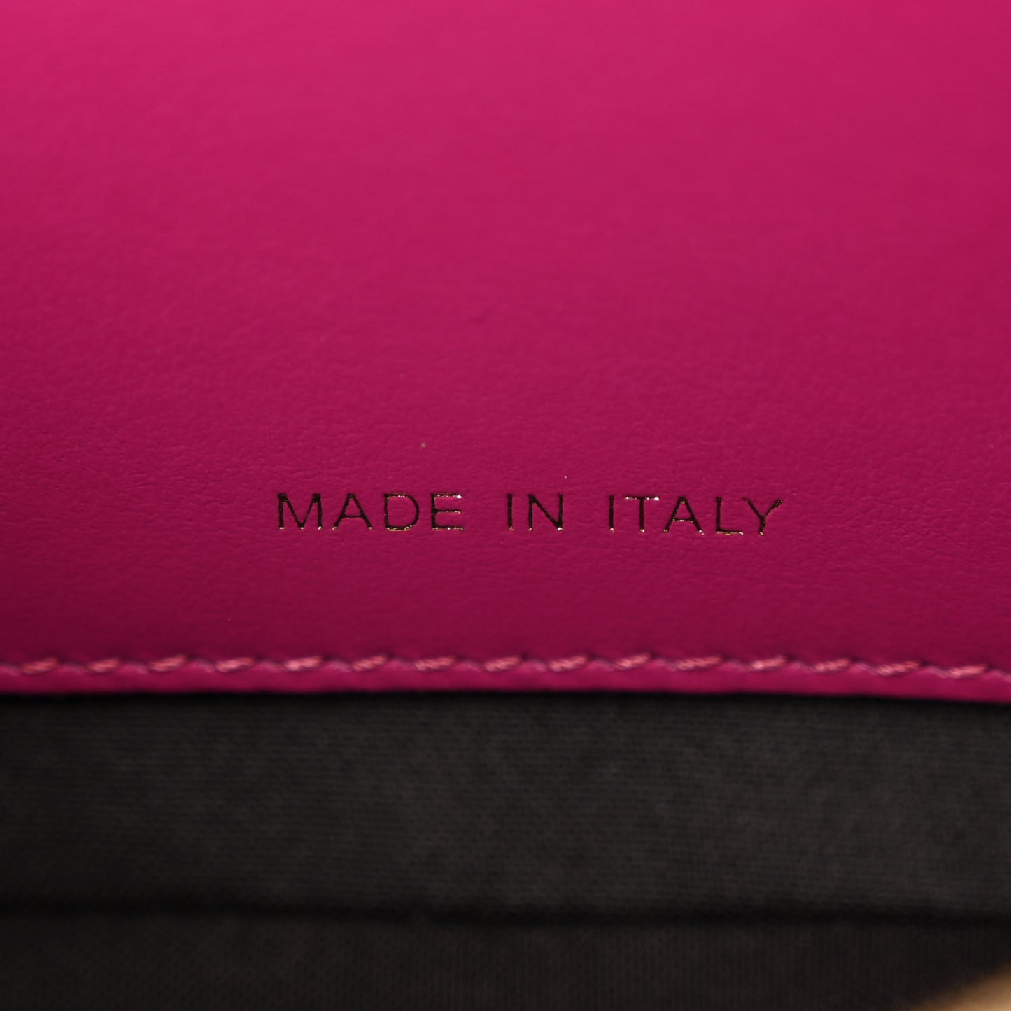 Vitello Epoque FF Embossed Camera Case Ciclamino Pilar
