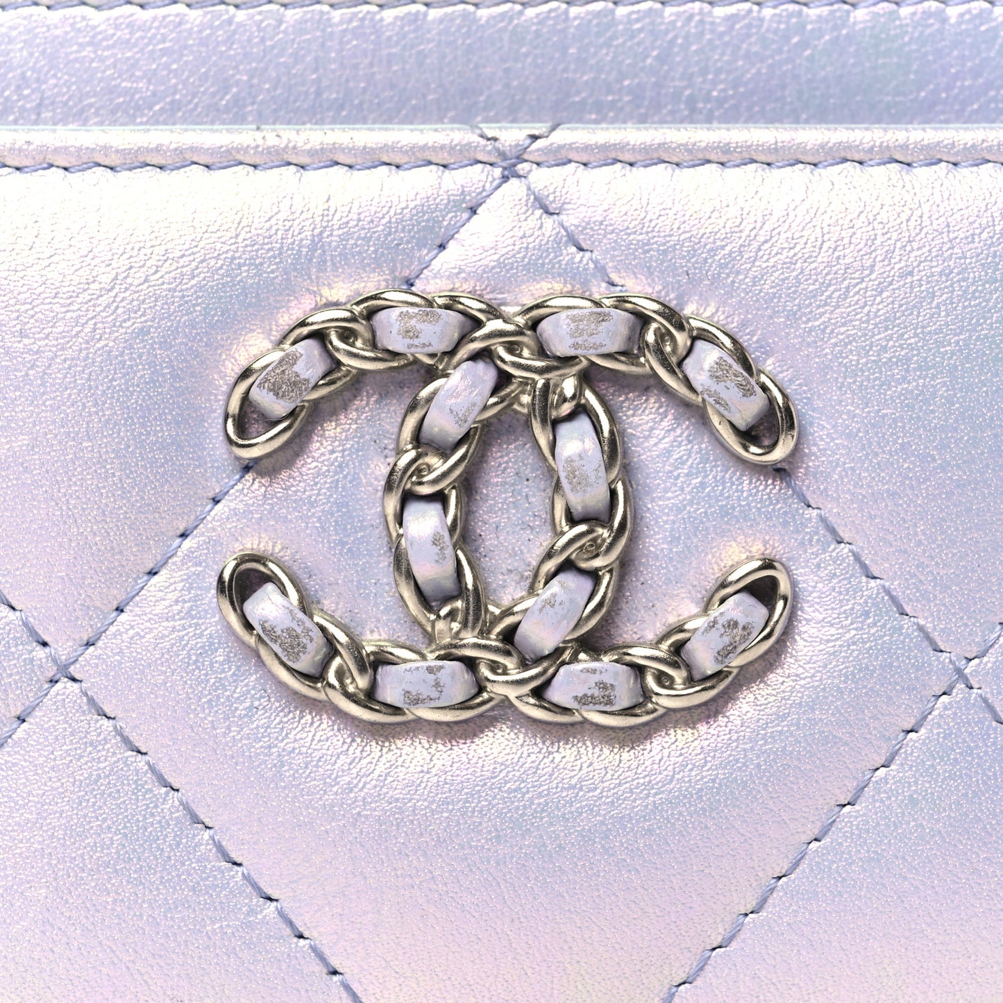 Iridescent Calfskin Quilted Chanel 19 Card Holder Light Purple
