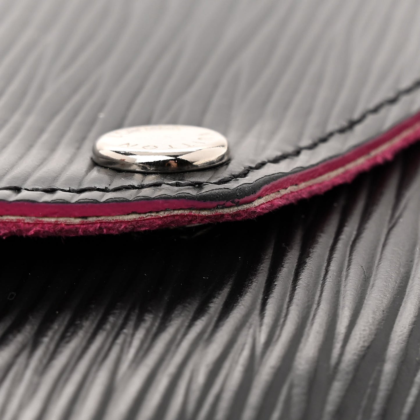 Epi Pochette Felicie Black Hot Pink