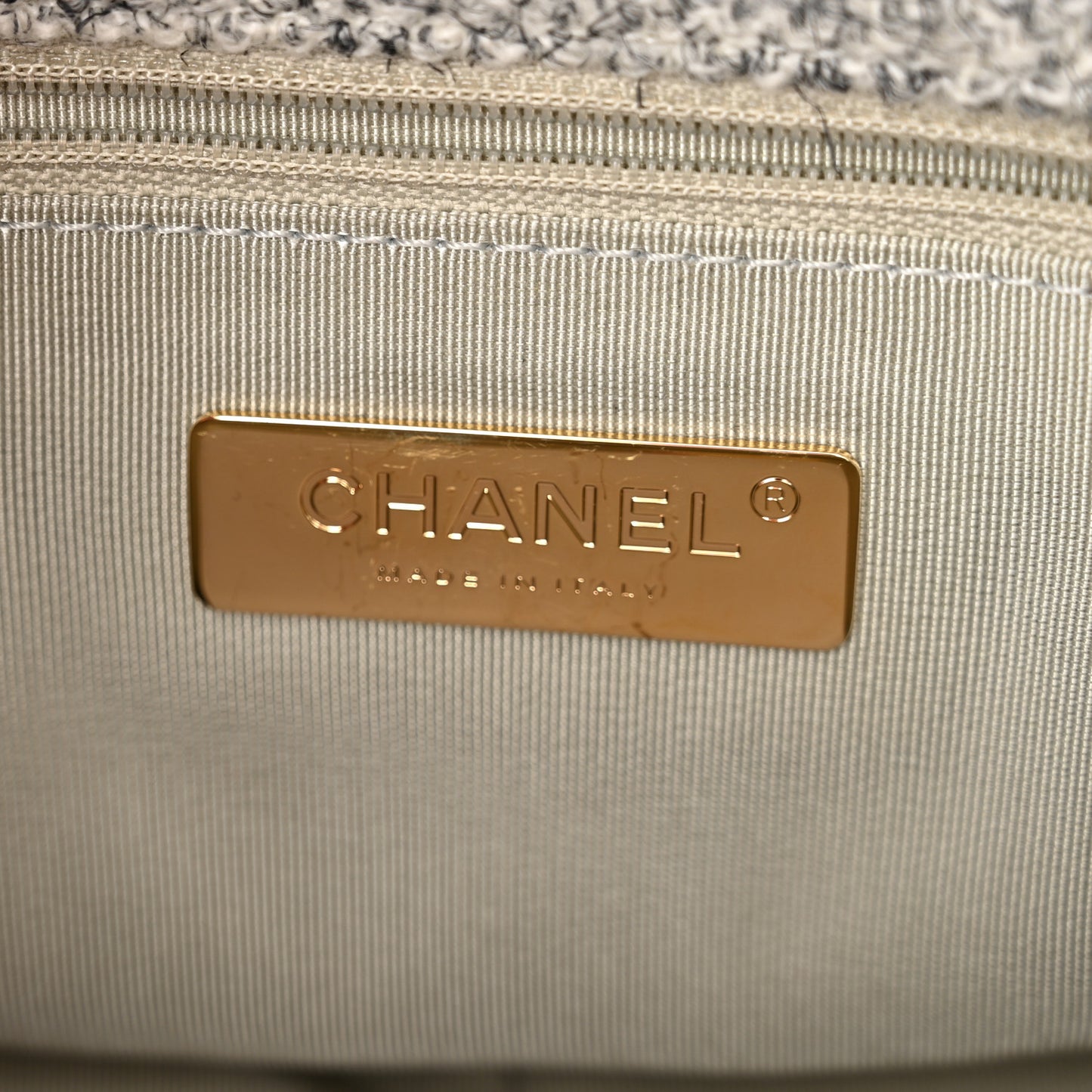 Tweed Quilted Medium Chanel 19 Flap Grey Ecru