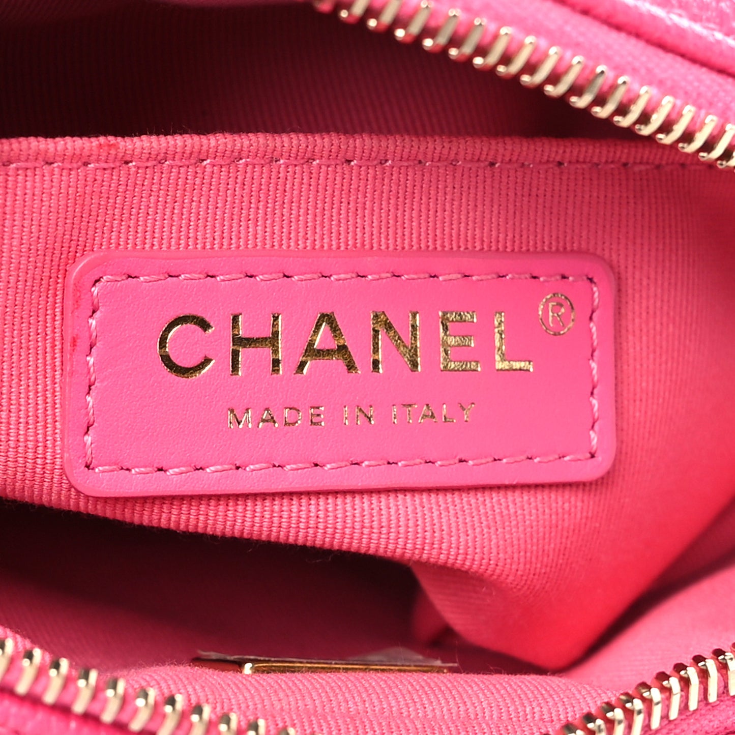 Shiny Caviar Quilted Chain Melody Camera Bag Fuchsia