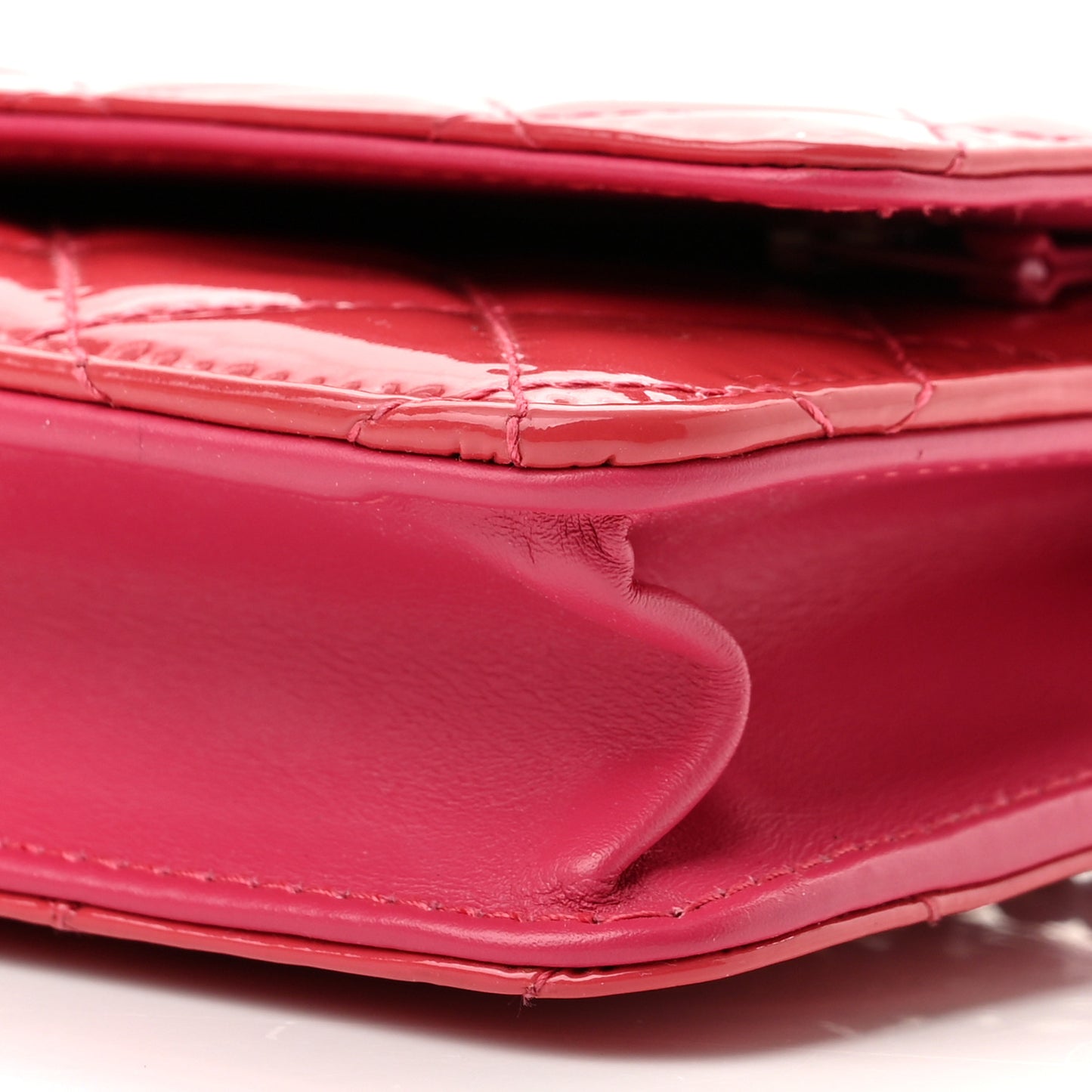 Patent Quilted Wallet On Chain WOC Fuchsia