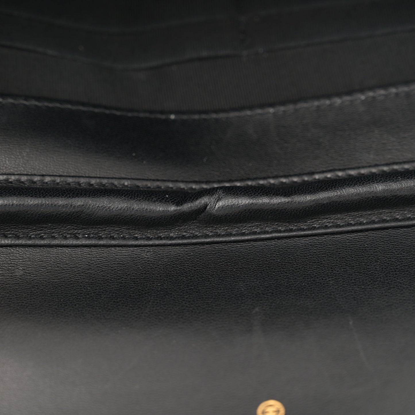 Lambskin Pyramid Wallet On Chain WOC Black