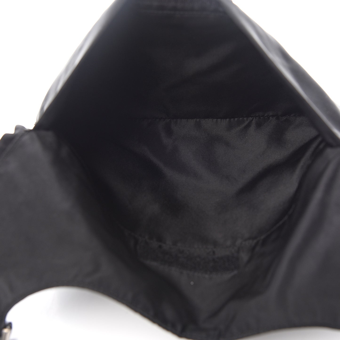 Nylon Flat Messenger Bag Black