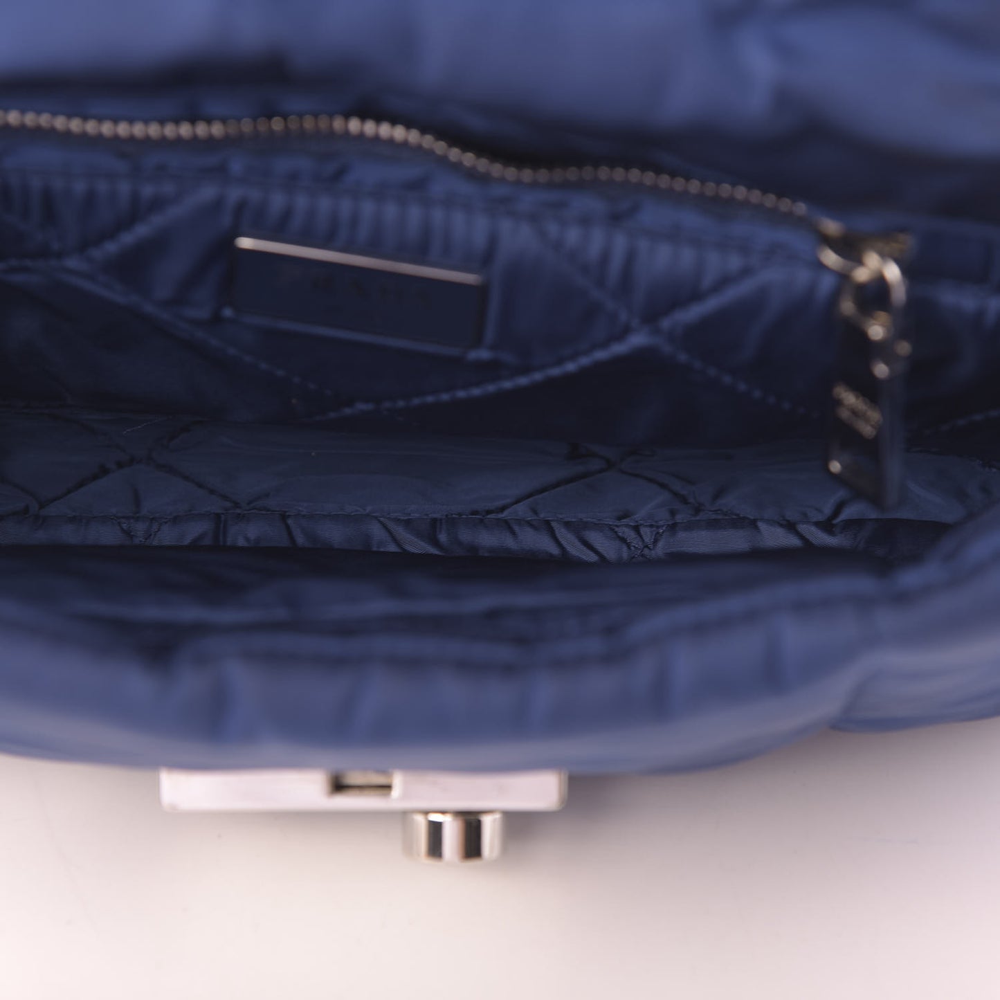 Tessuto Nylon Bomber Sound Chain Flap Shoulder Bag Bluette