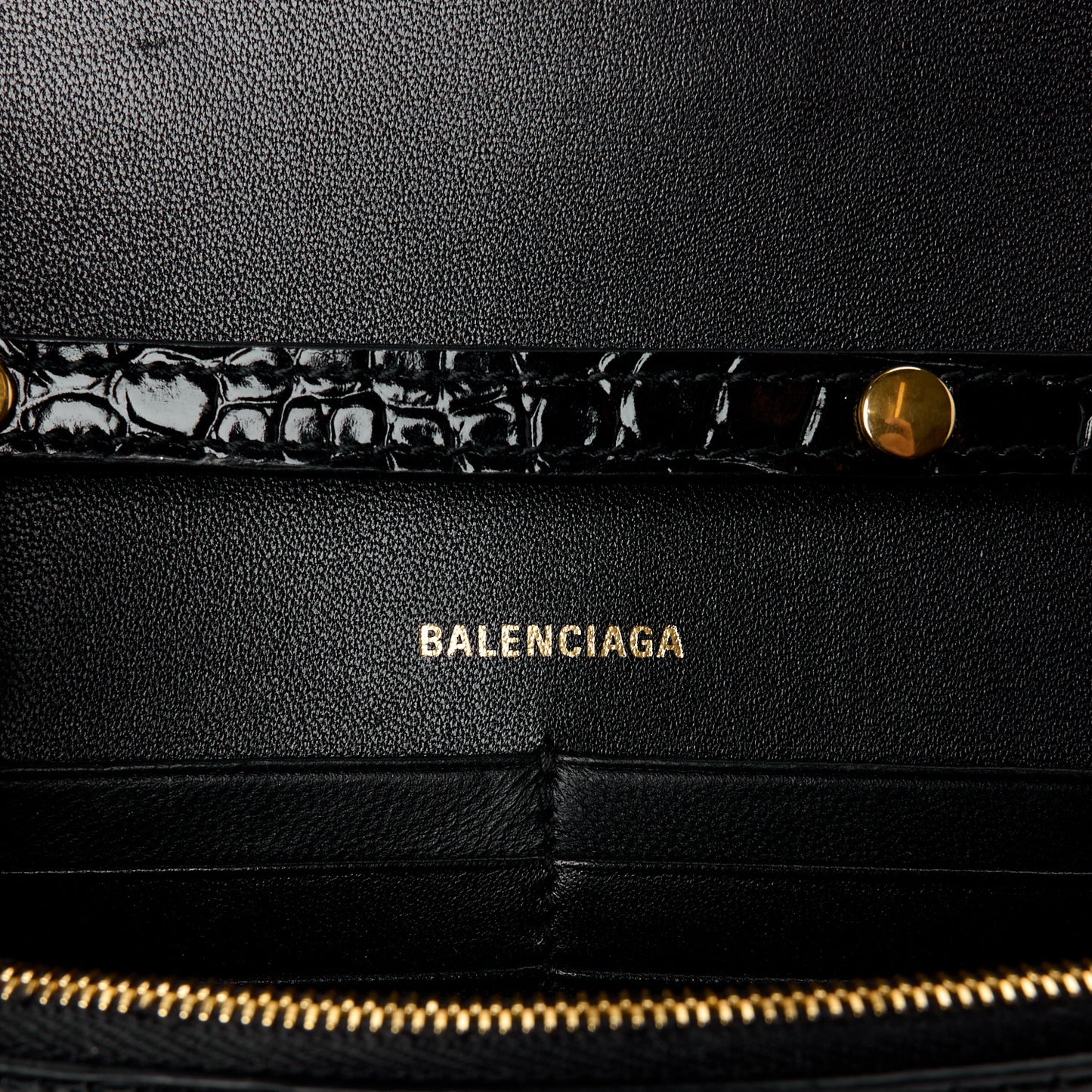 Shiny Calfskin Crocodile Embossed Hourglass Chain Bag Black