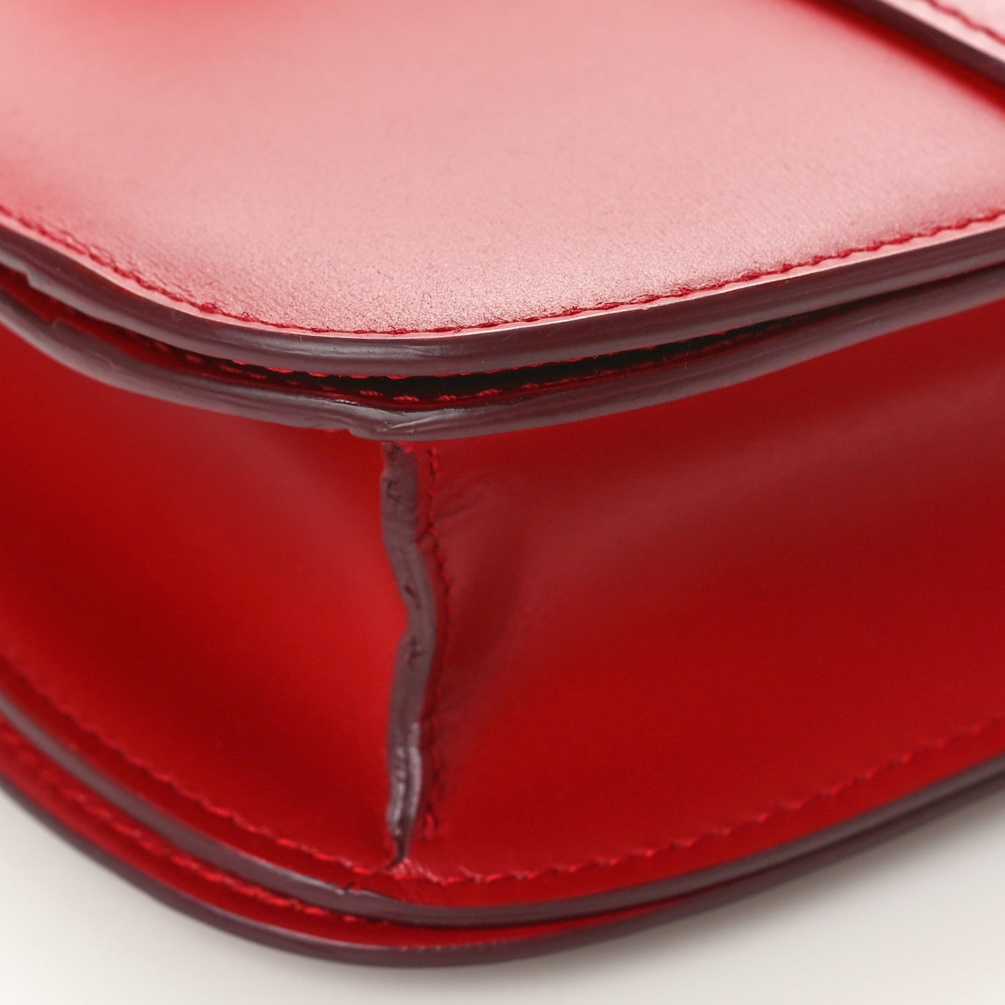 Smooth Calfskin Medium Classic Box Flap Bag Red