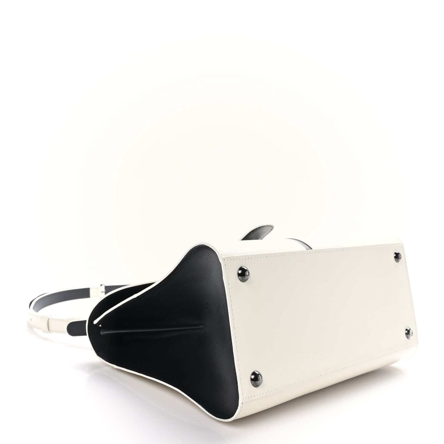 Box Calfskin Light And Shadow MM Brillant Satchel Ivory Black