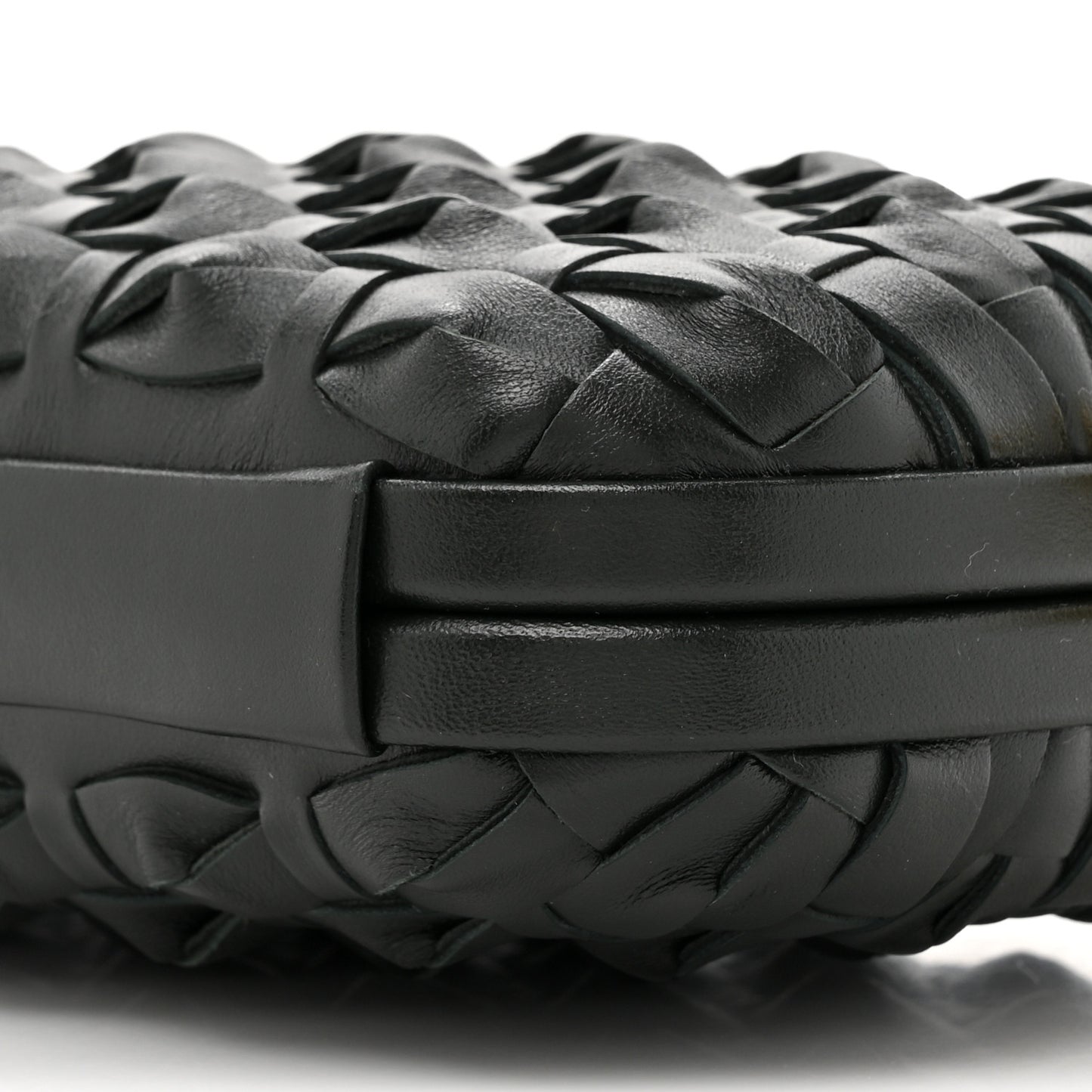 Grained Lambskin Intreccio Knot On Strap Black