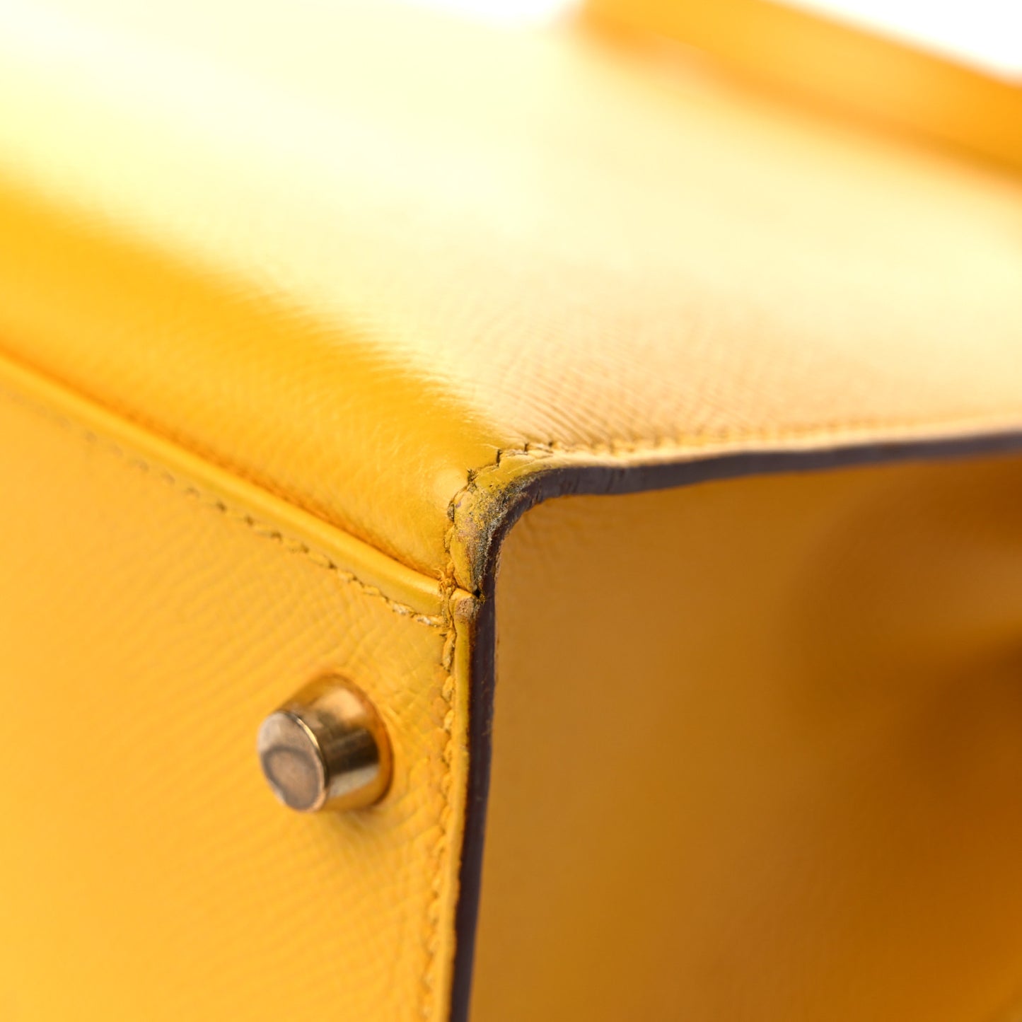 Epsom Kelly Sellier 28 Jaune Ambre
