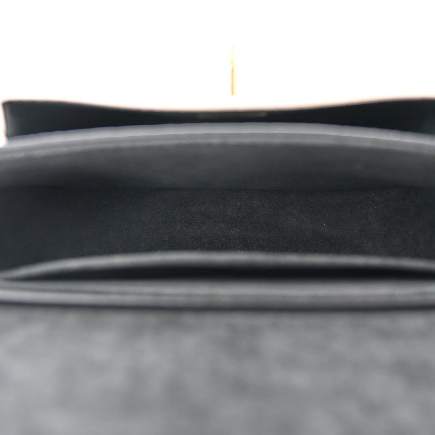 Grained Calfskin Lockme Tender Black