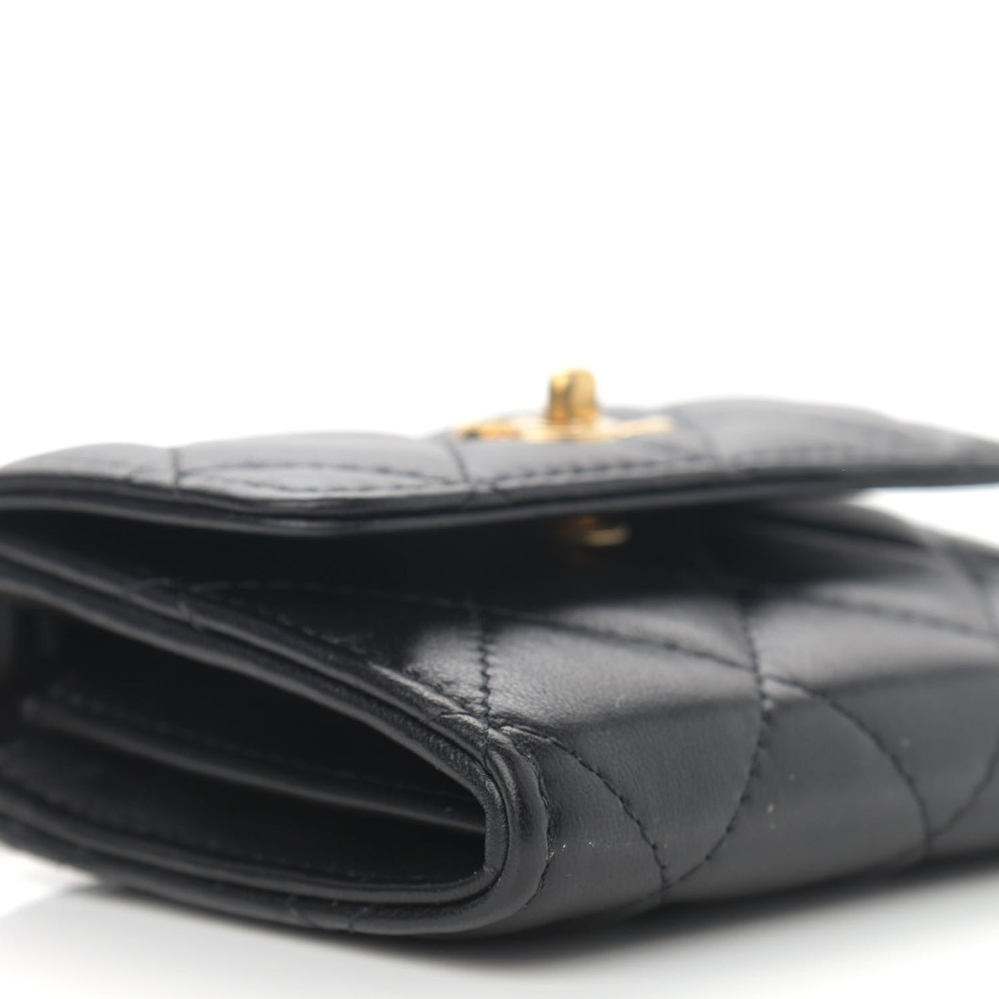 Lambskin Quilted Pearl Crush Clutch With Chain Black