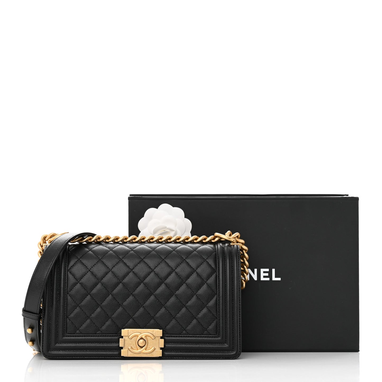 Caviar Quilted Medium Boy Flap Black