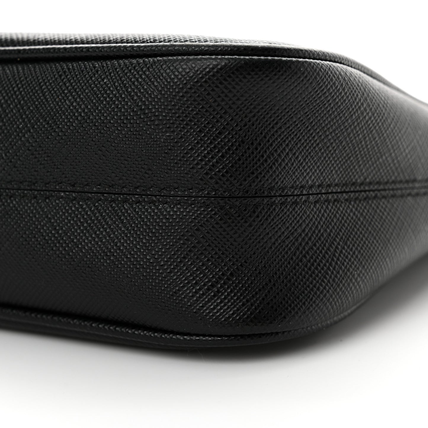 Saffiano Lux Re-Edition 2005 Shoulder Bag Black