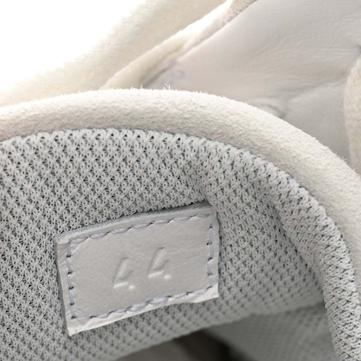 Air Mesh Suede Goatskin Bouncing Sneakers 44 White Black