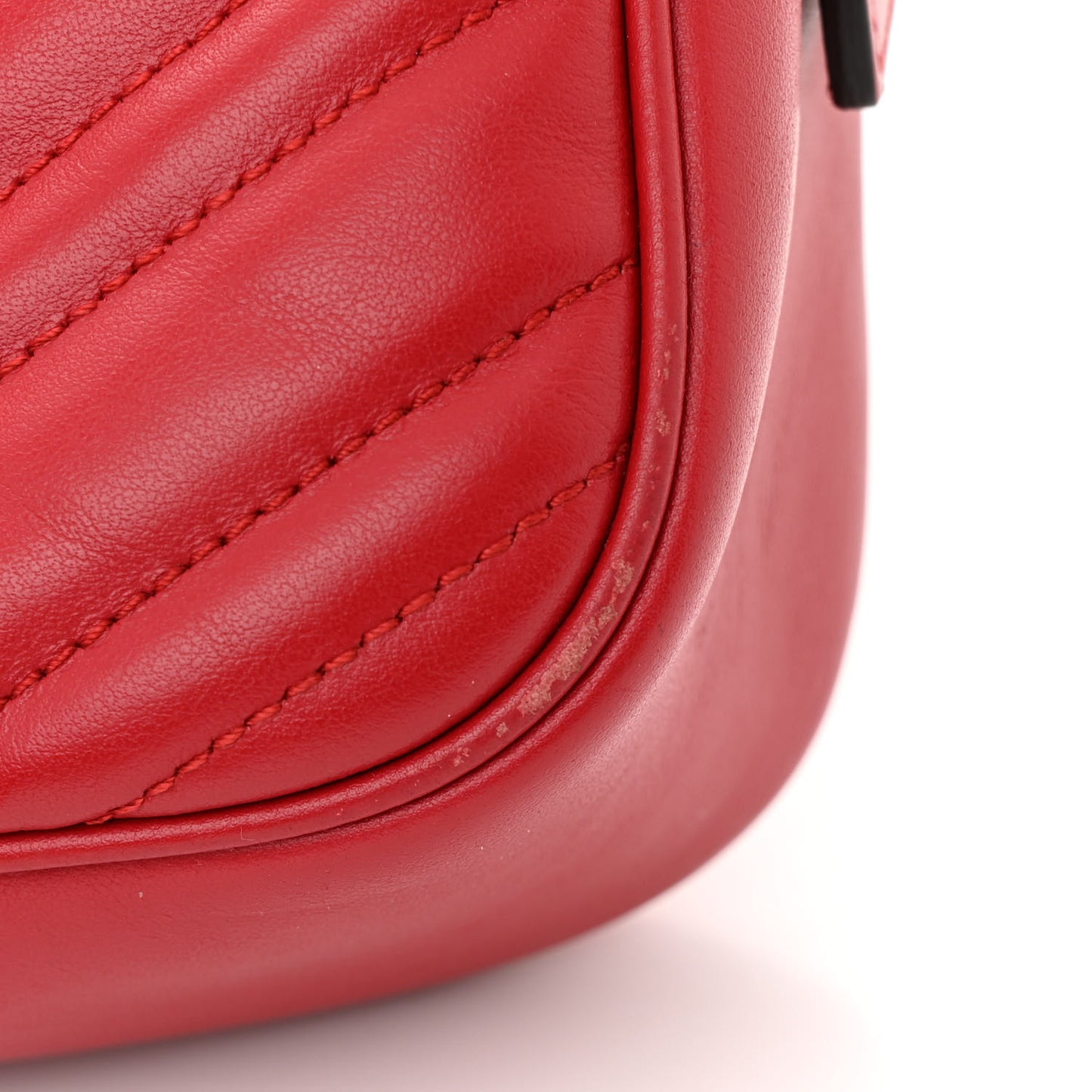 Calfskin Matelasse Small GG Marmont Chain Shoulder Bag Hibiscus Red