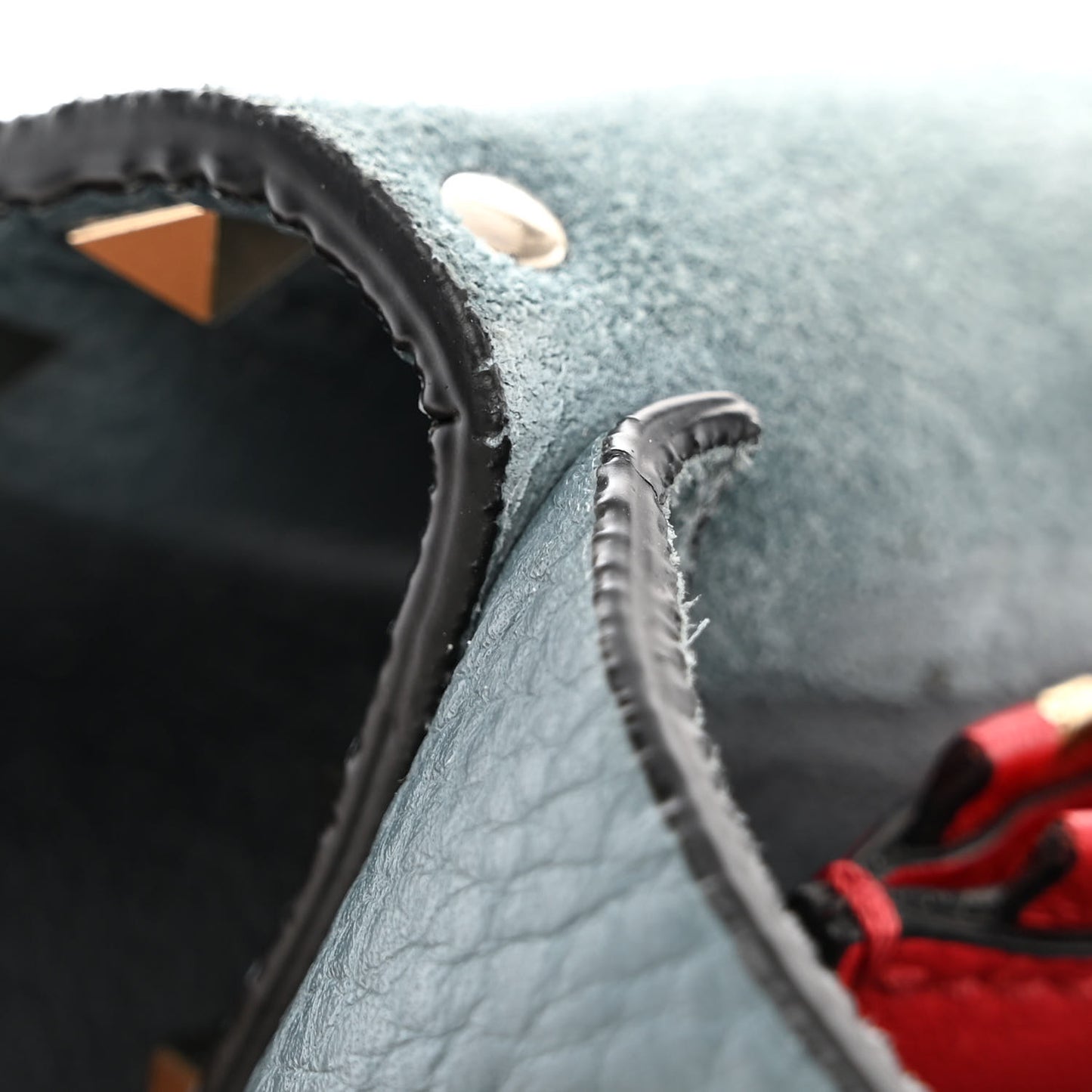 Pebbled Calfskin Rockstud Flip Lock Flap Messenger Bag Amadeus