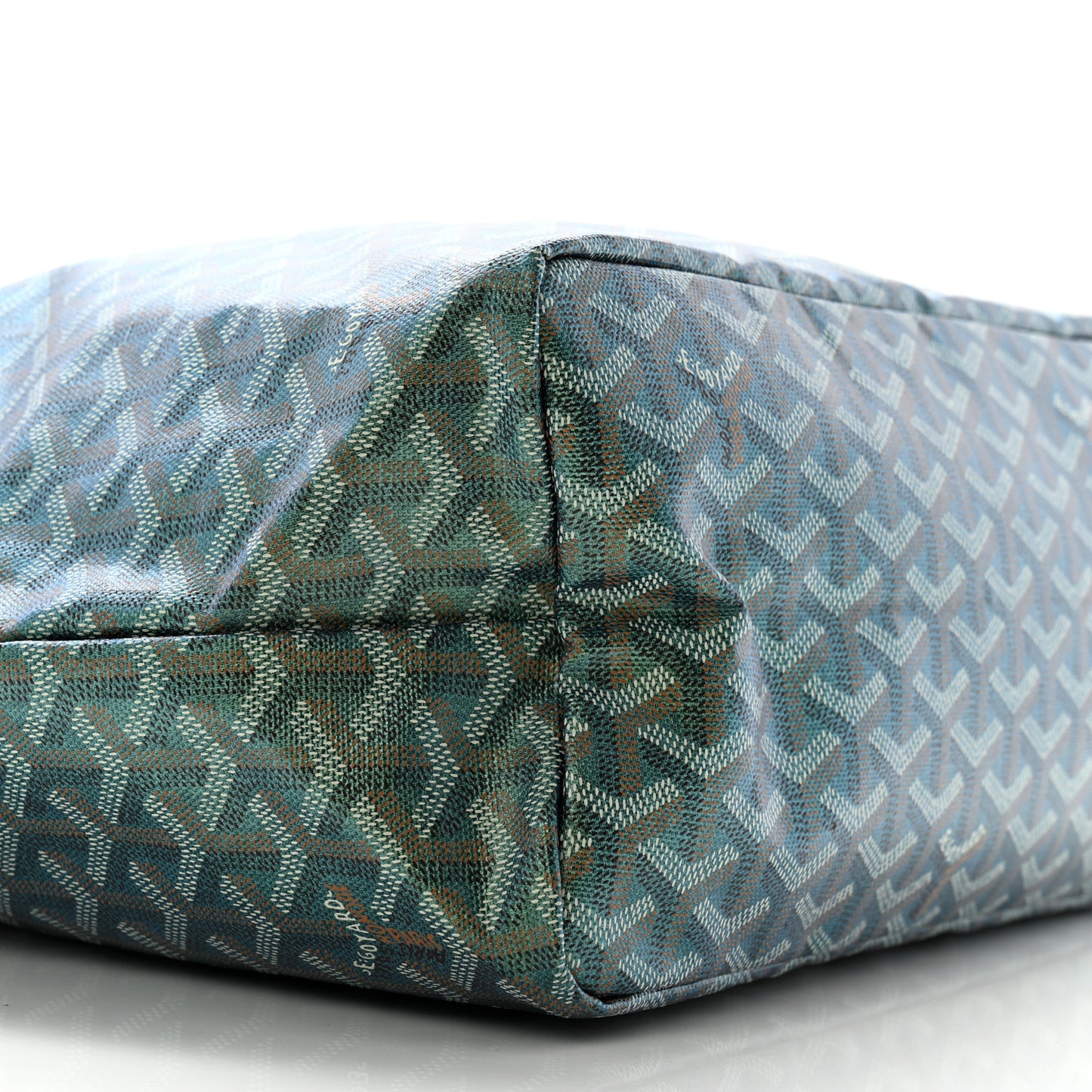 Iridescent Goyardine Saint Louis PM Pearly Green