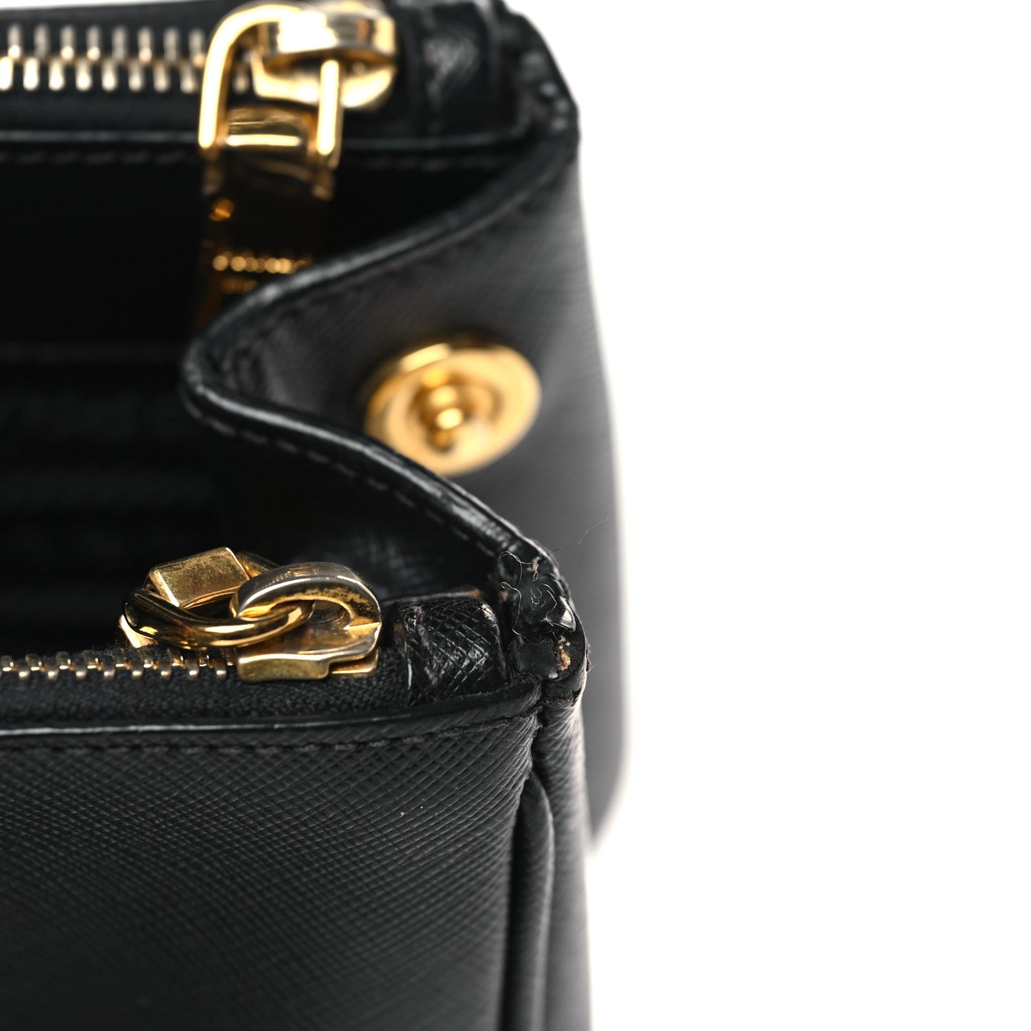 Saffiano Medium Galleria Double Zip Tote Black