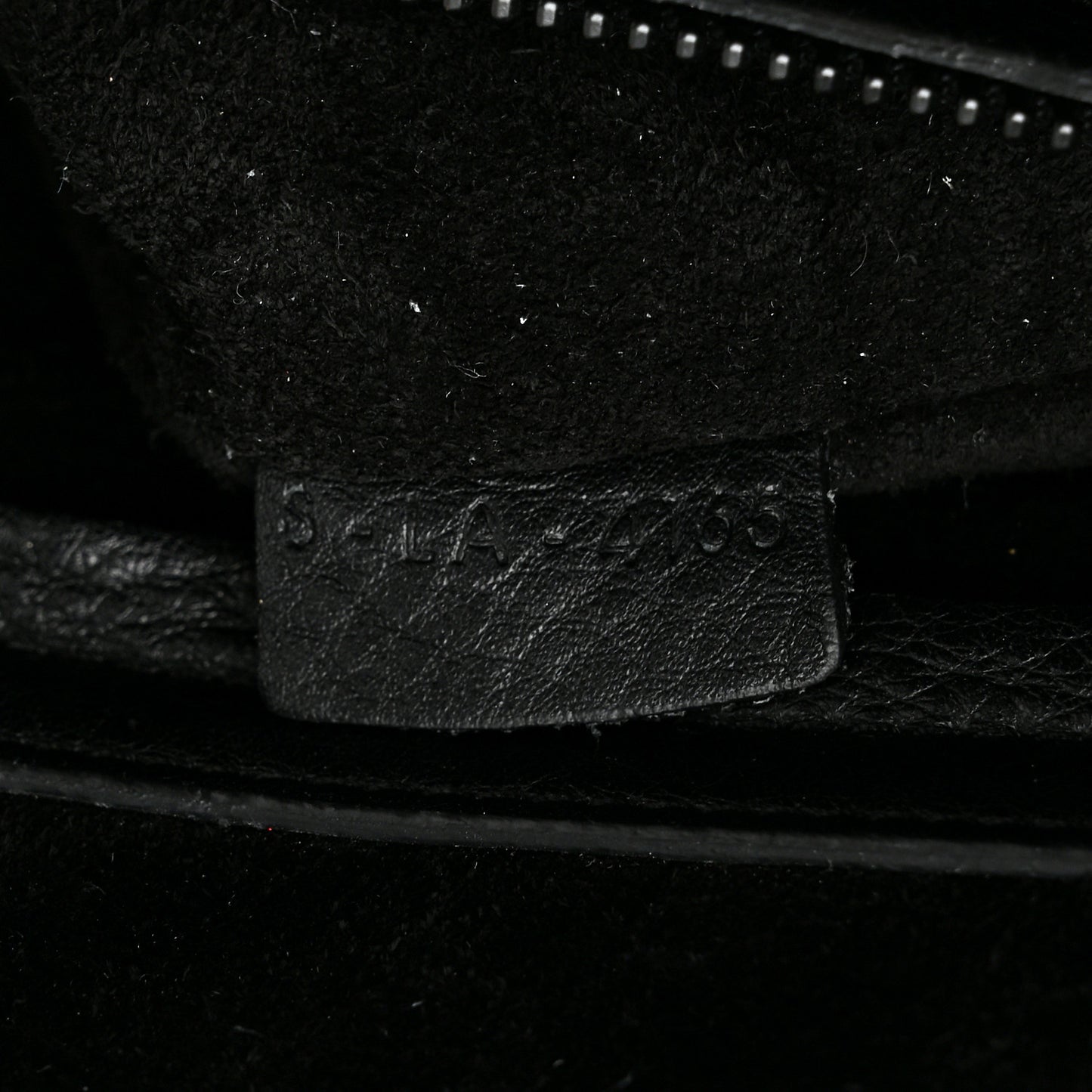 Grained Calfskin Medium Phantom Luggage Black