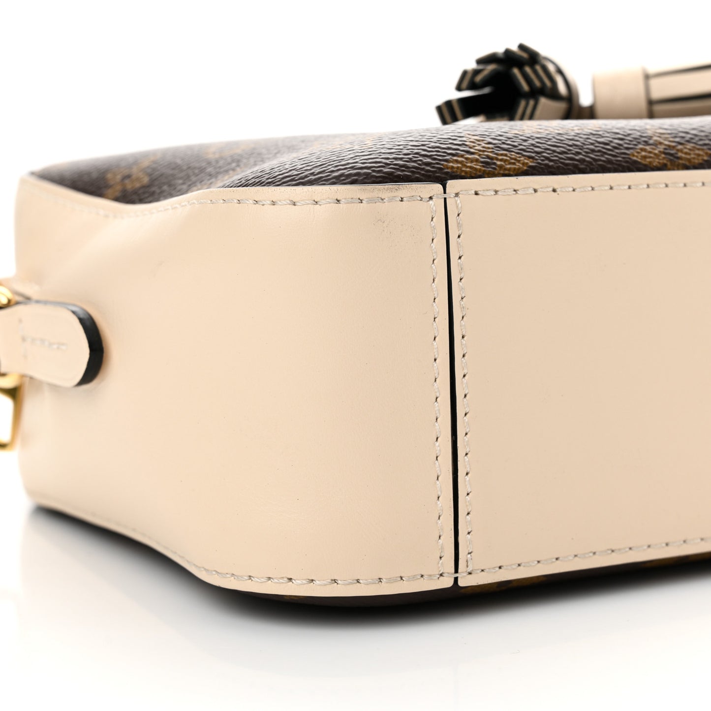 Monogram Saintonge Creme