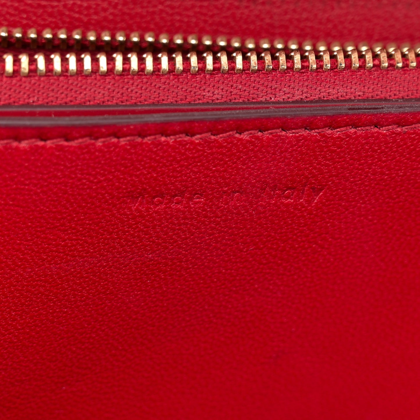Smooth Calfskin Medium Classic Box Flap Bag Red