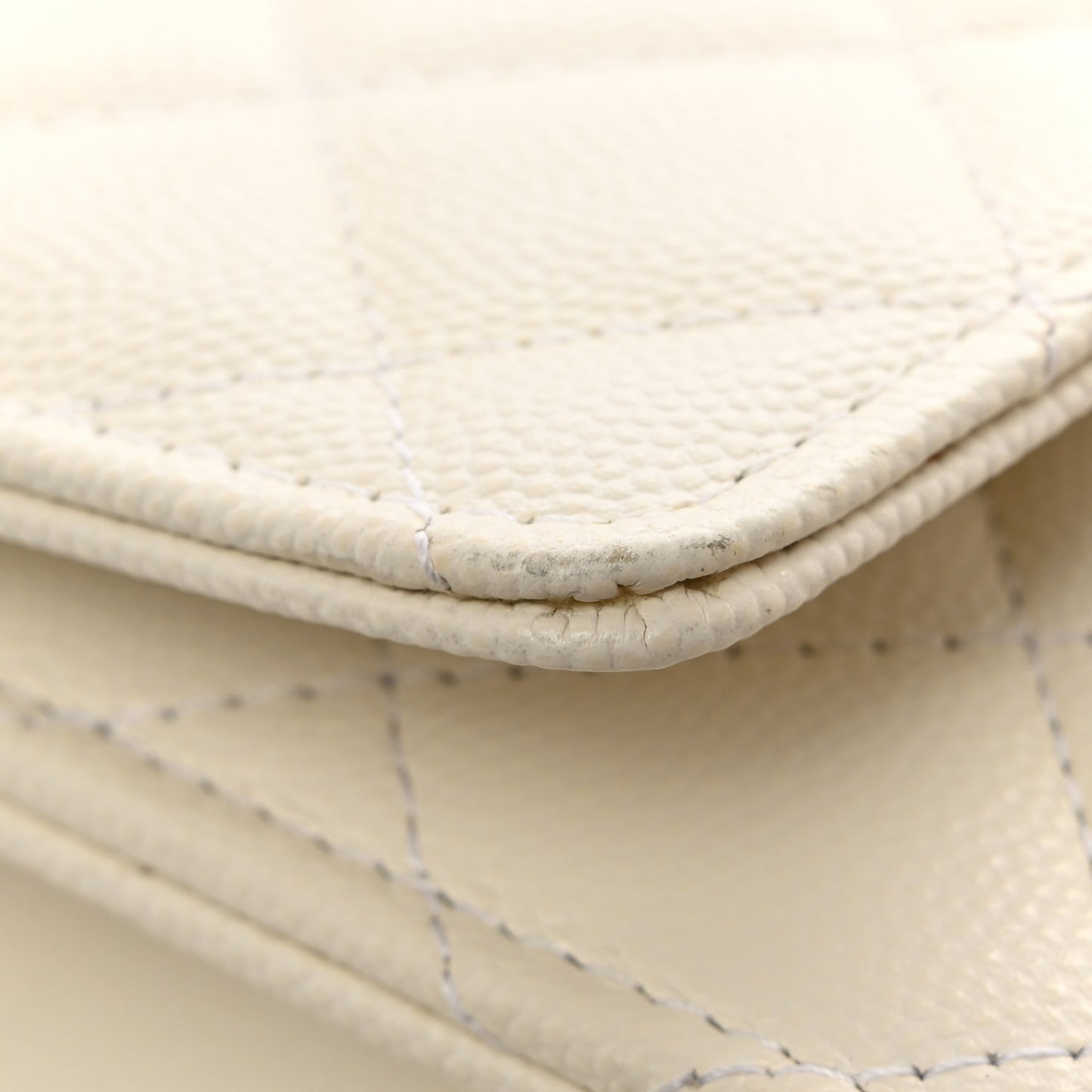Caviar Quilted Wallet on Chain WOC White