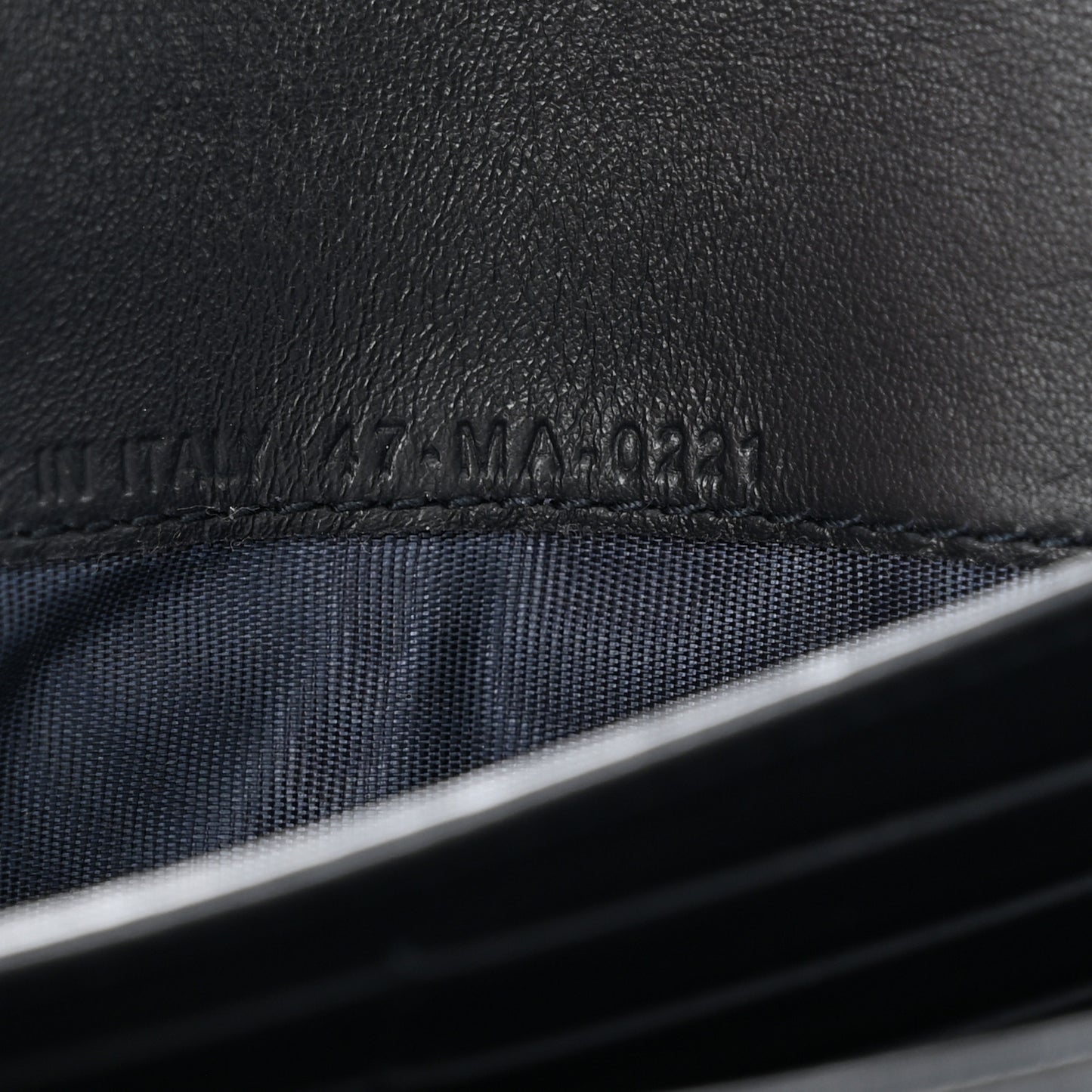 Oblique Saddle Chain Long Wallet Blue