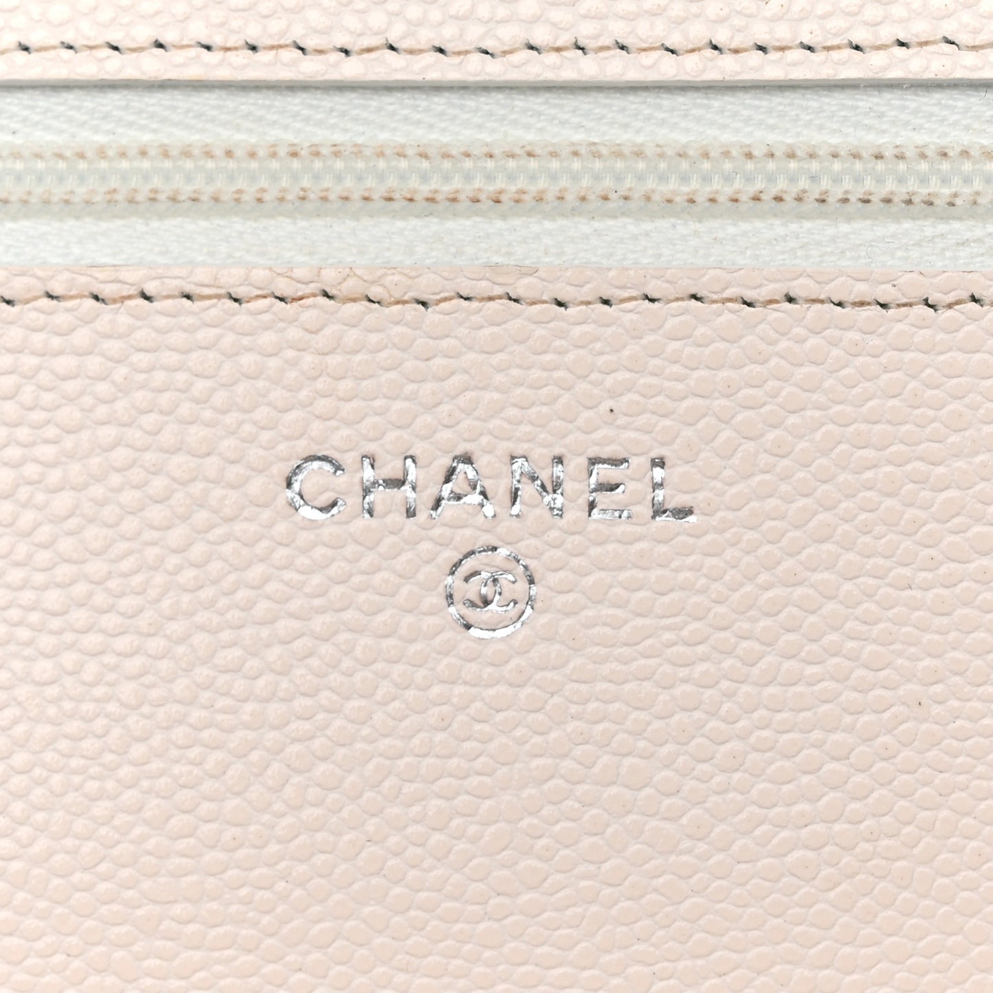Caviar Quilted Wallet on Chain WOC White