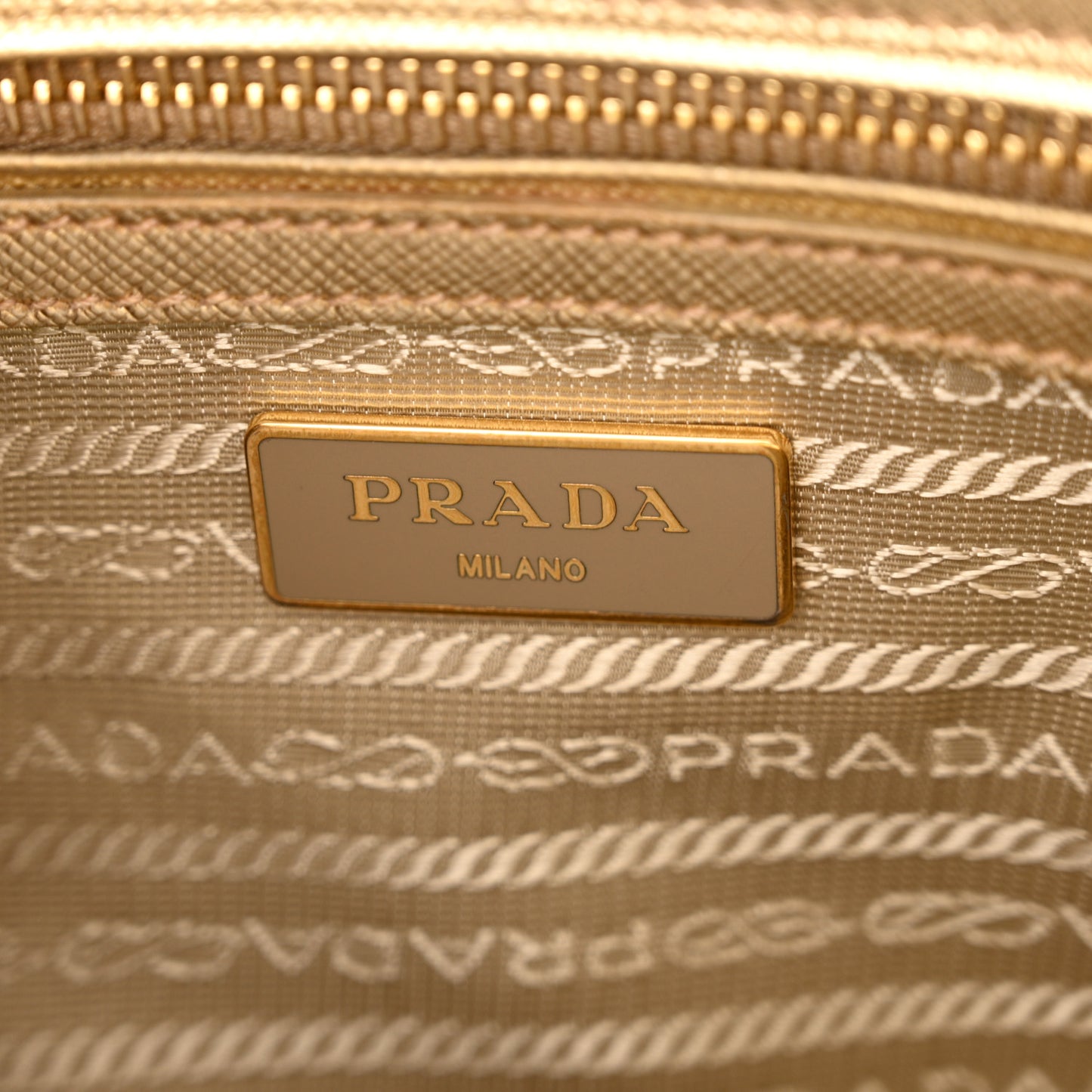 Metallic Saffiano Small Galleria Double Zip Tote Platino