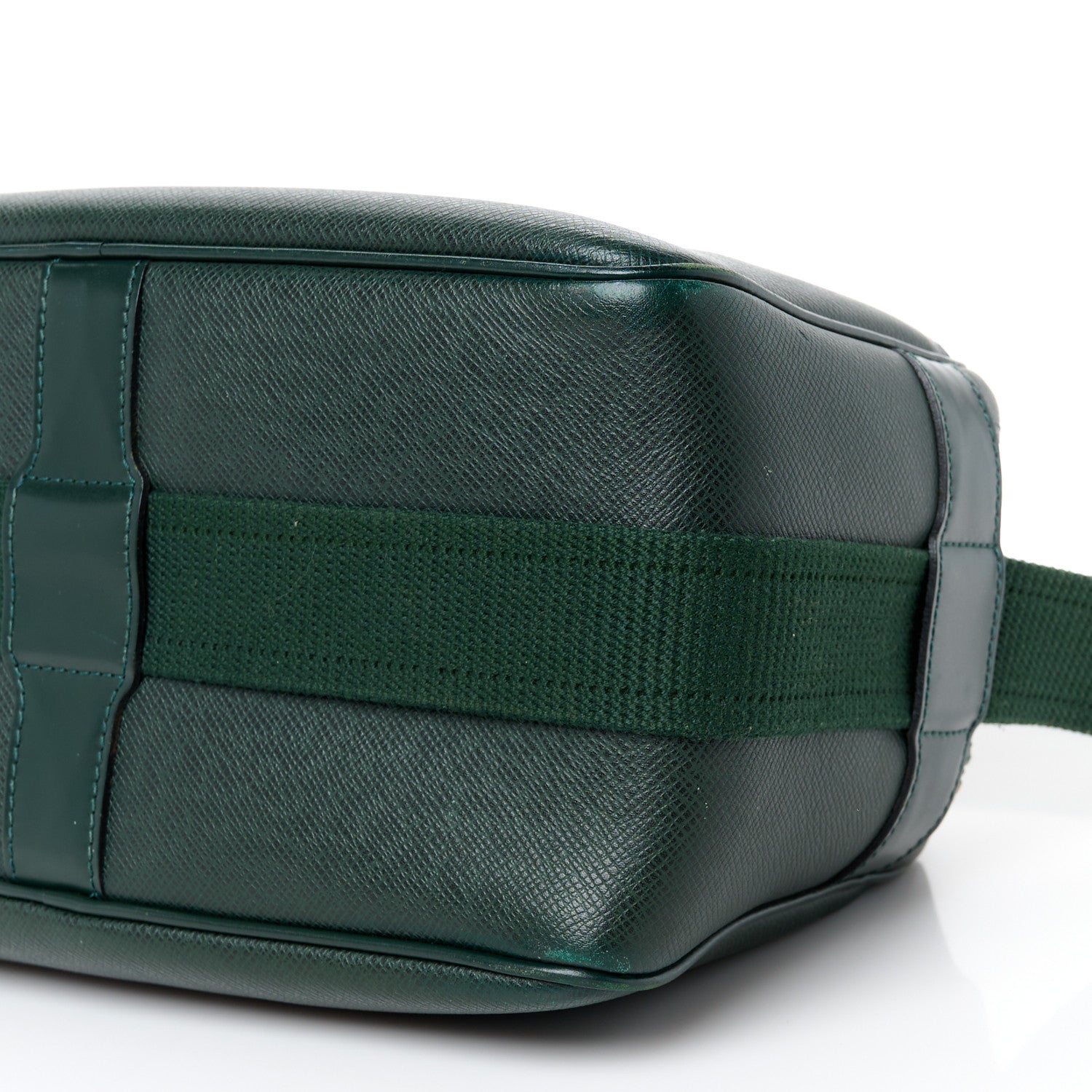 Louis Vuitton Taiga Reporter Messenger Epicea 11 of 13
