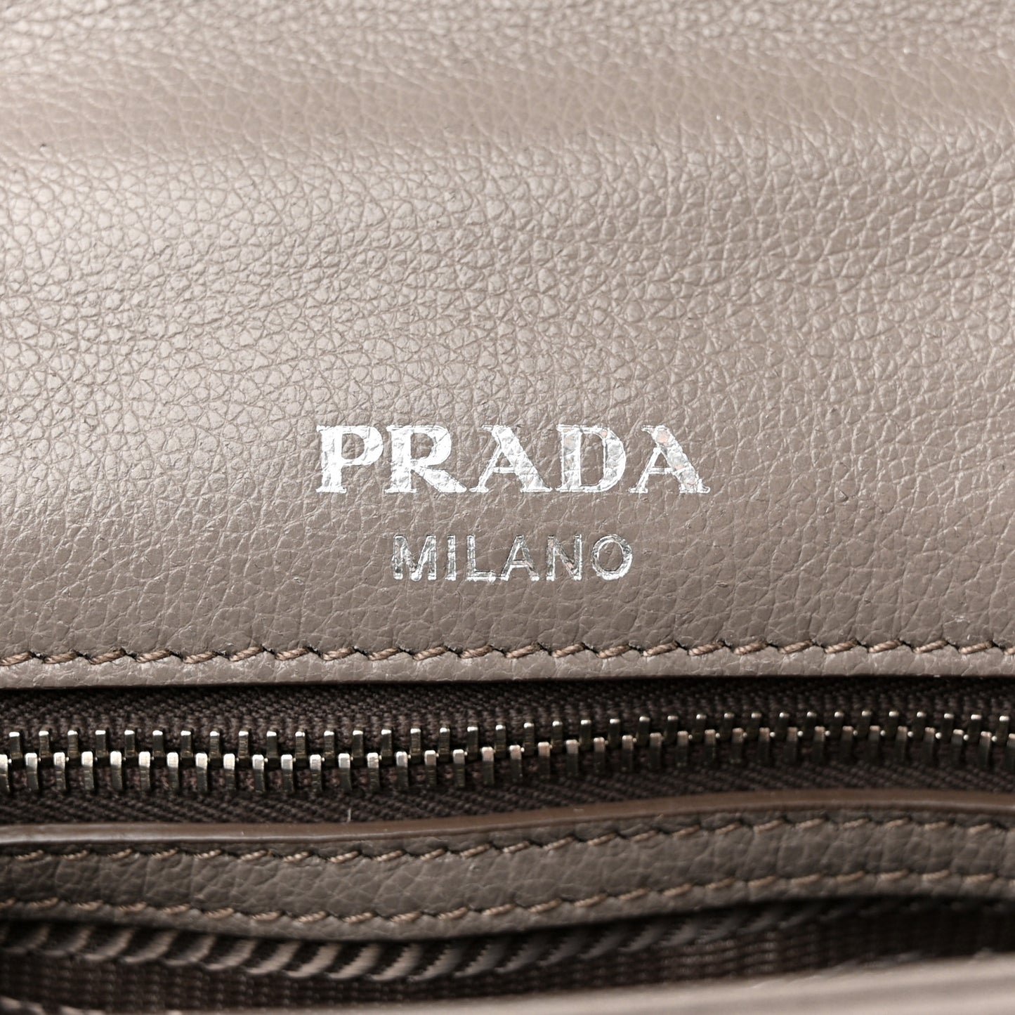 Glace Calfskin Impunture Diagramme Sound Flap Chain Crossbody Bag Argilla