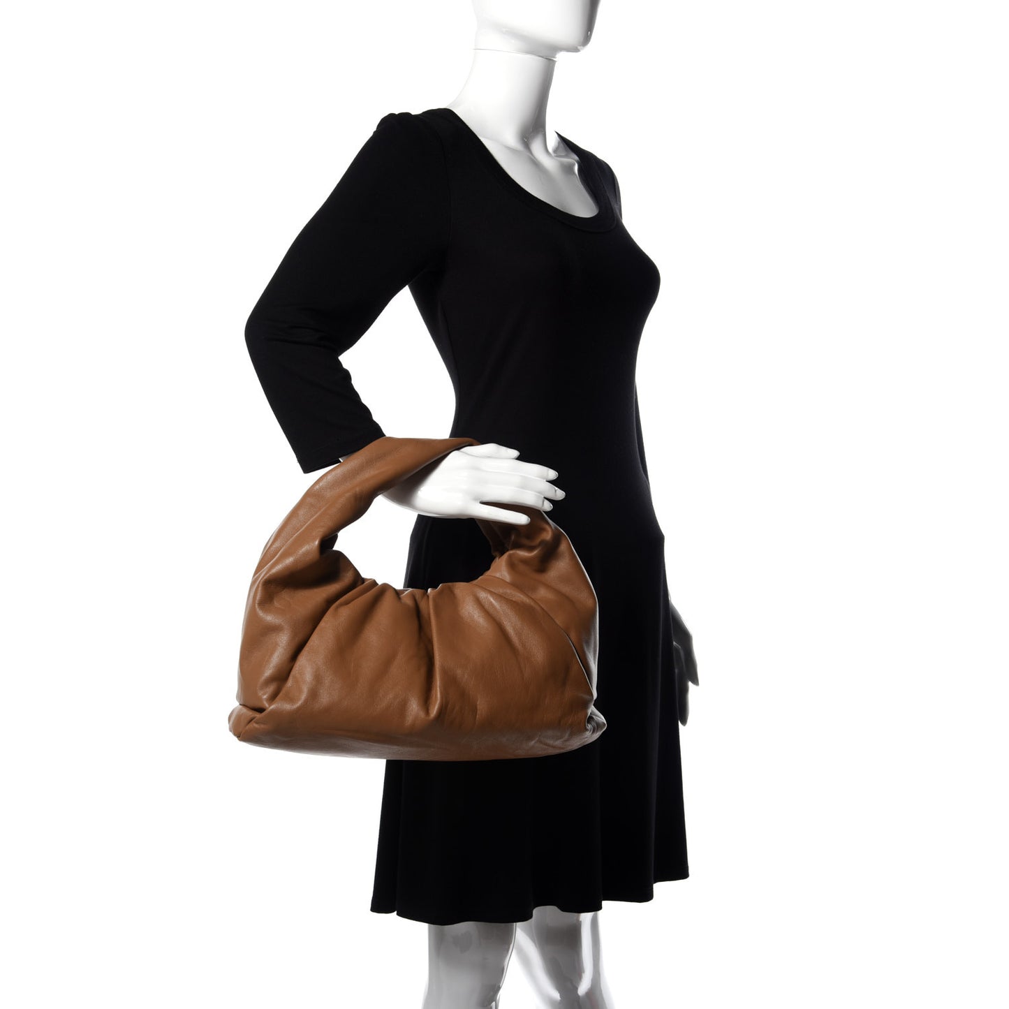 Smooth Butter Calfskin Small The Shoulder Pouch Cammello