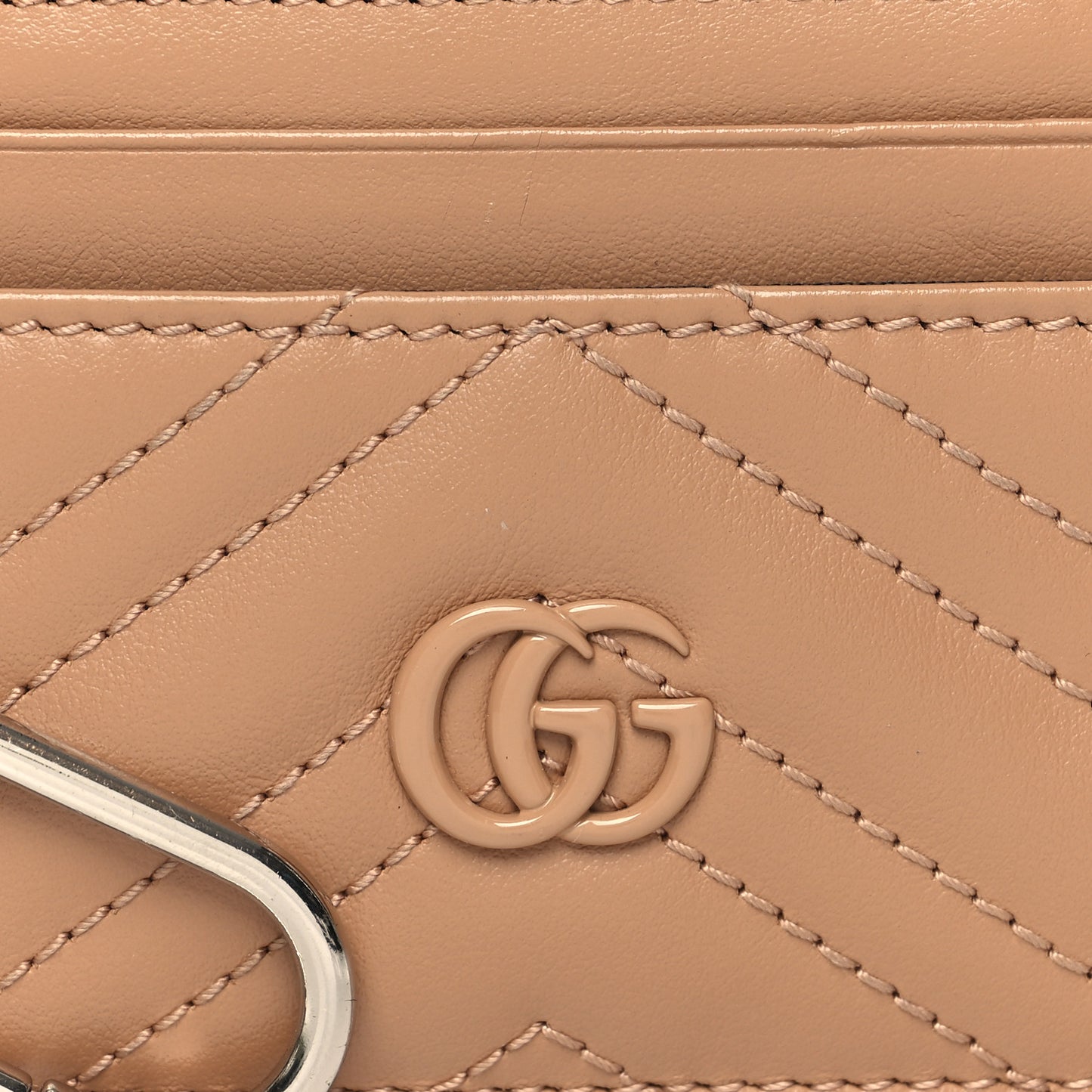 Calfskin Matelasse Monochrome GG Marmont Key Case Card Holder Camelia