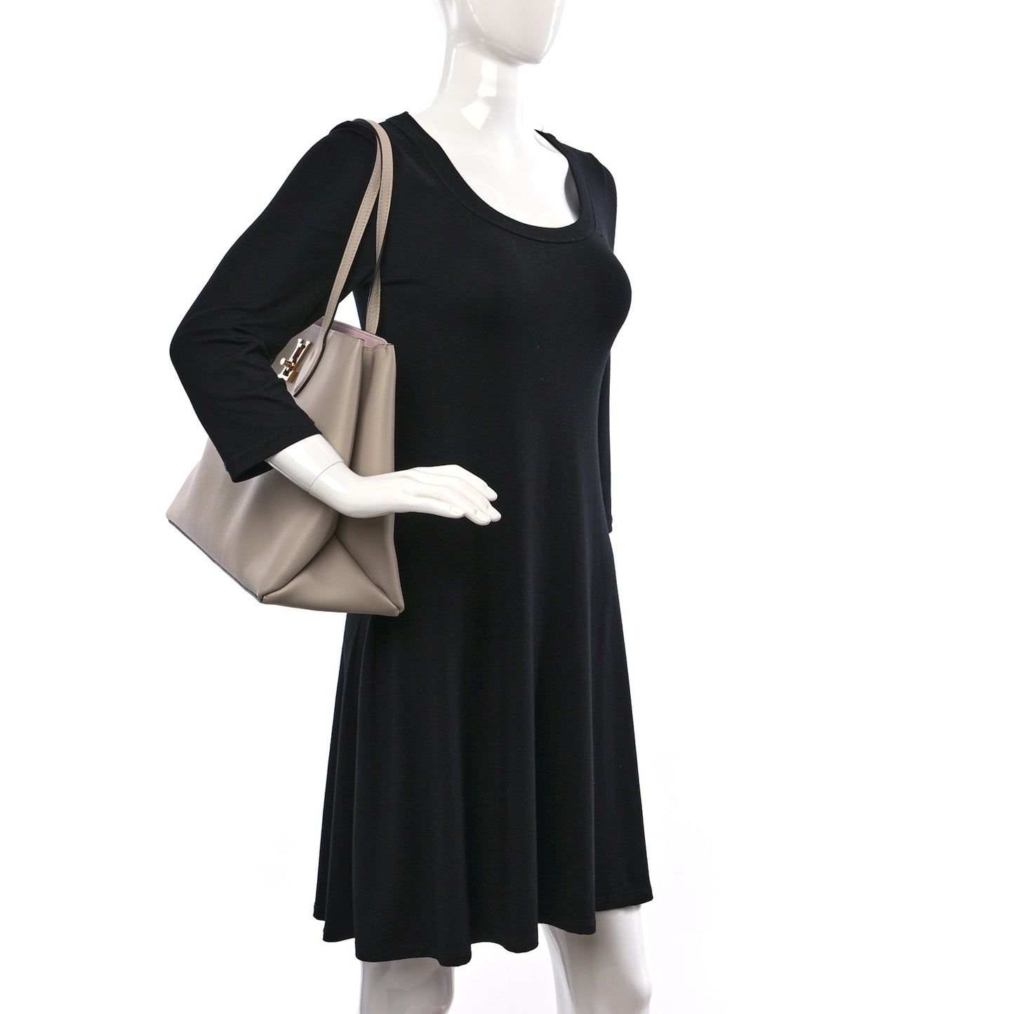 Grained Calfskin Lockme Shopper Greige