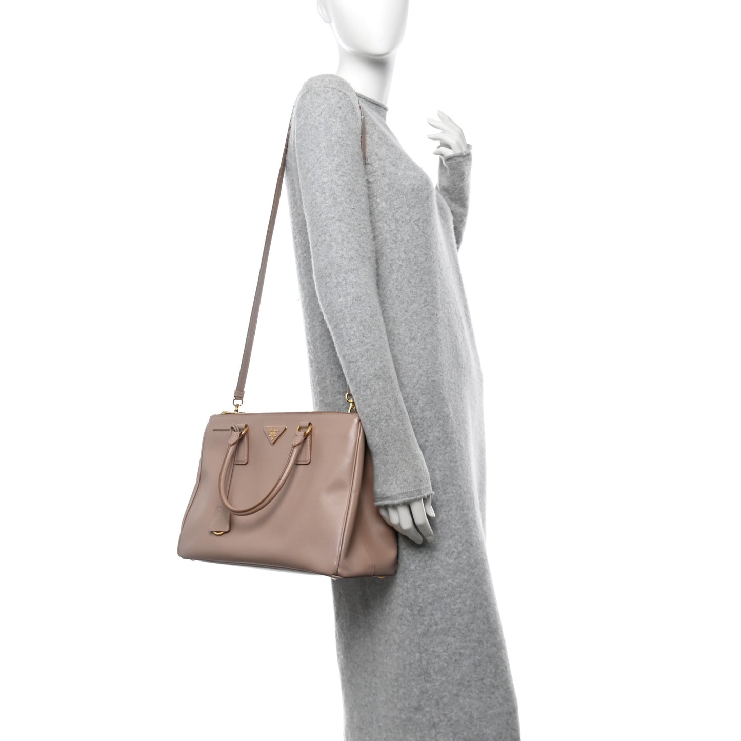 Saffiano Medium Galleria Double Zip Tote Cammeo