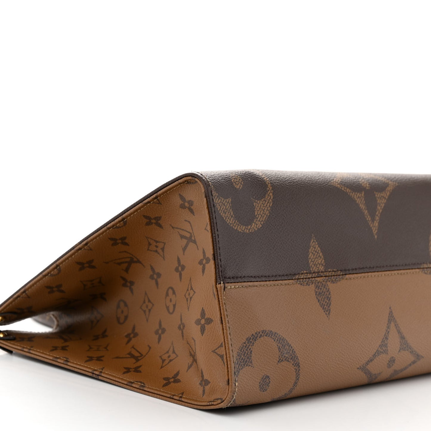 Reverse Monogram Giant Onthego MM
