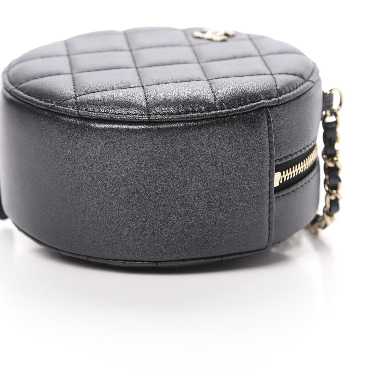 Iridescent Lambskin Quilted Pearl Round Clutch With Chain Black