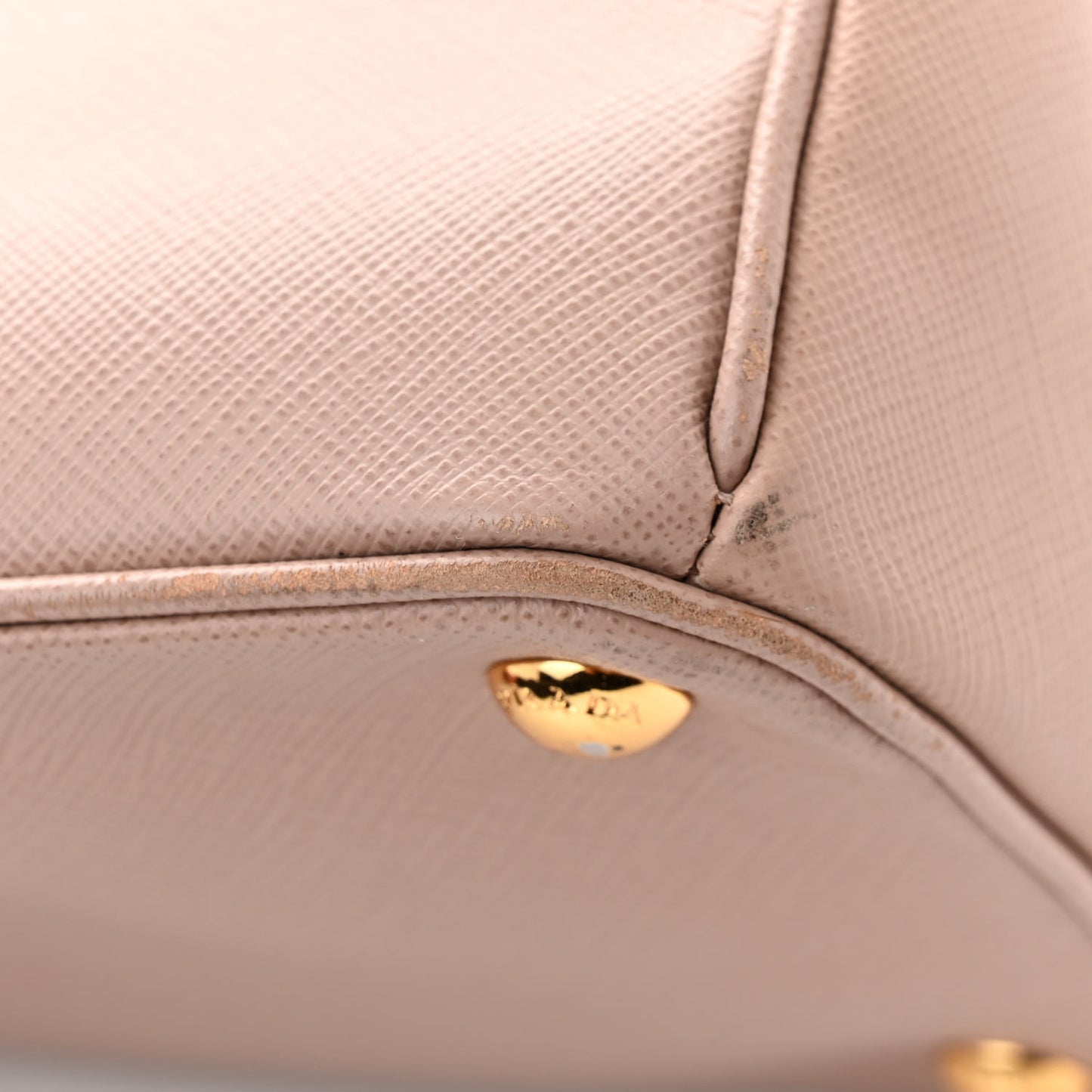 Saffiano Medium Galleria Double Zip Tote Cammeo