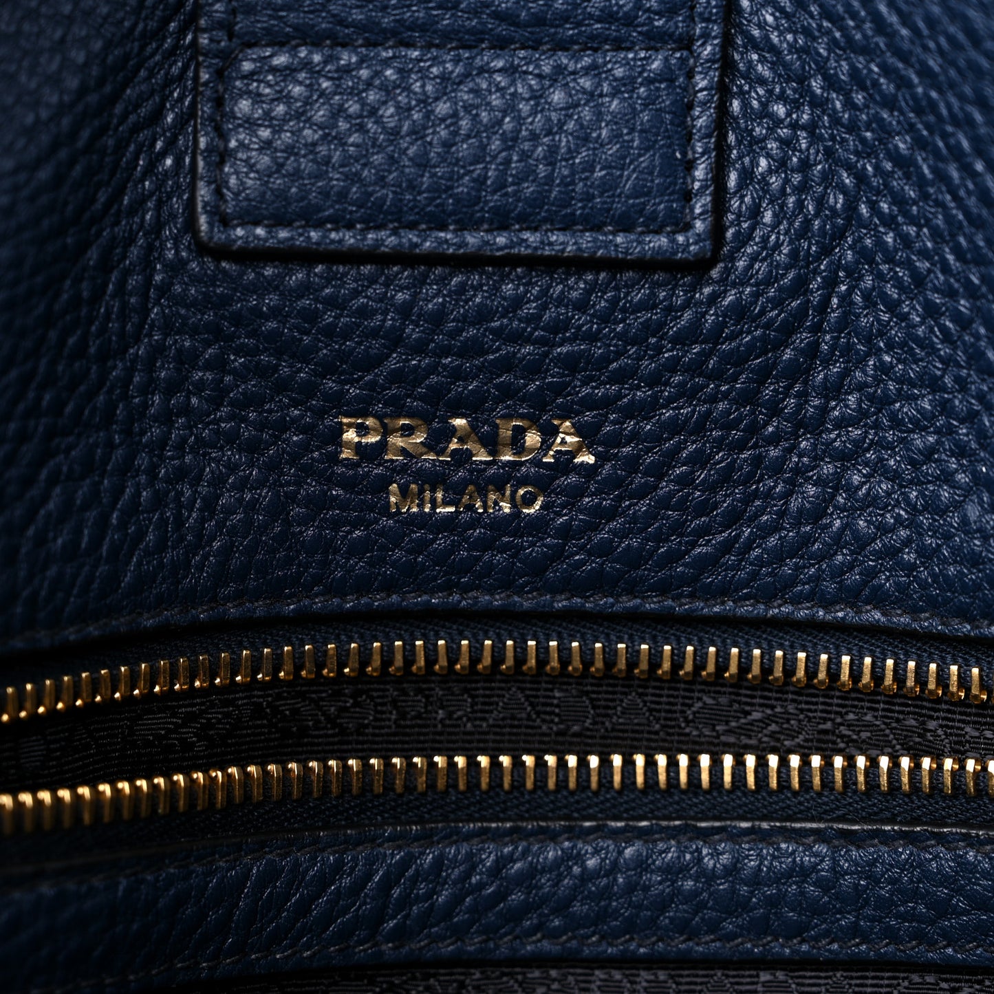 Vitello Daino Zip Shopping Tote Navy Blue