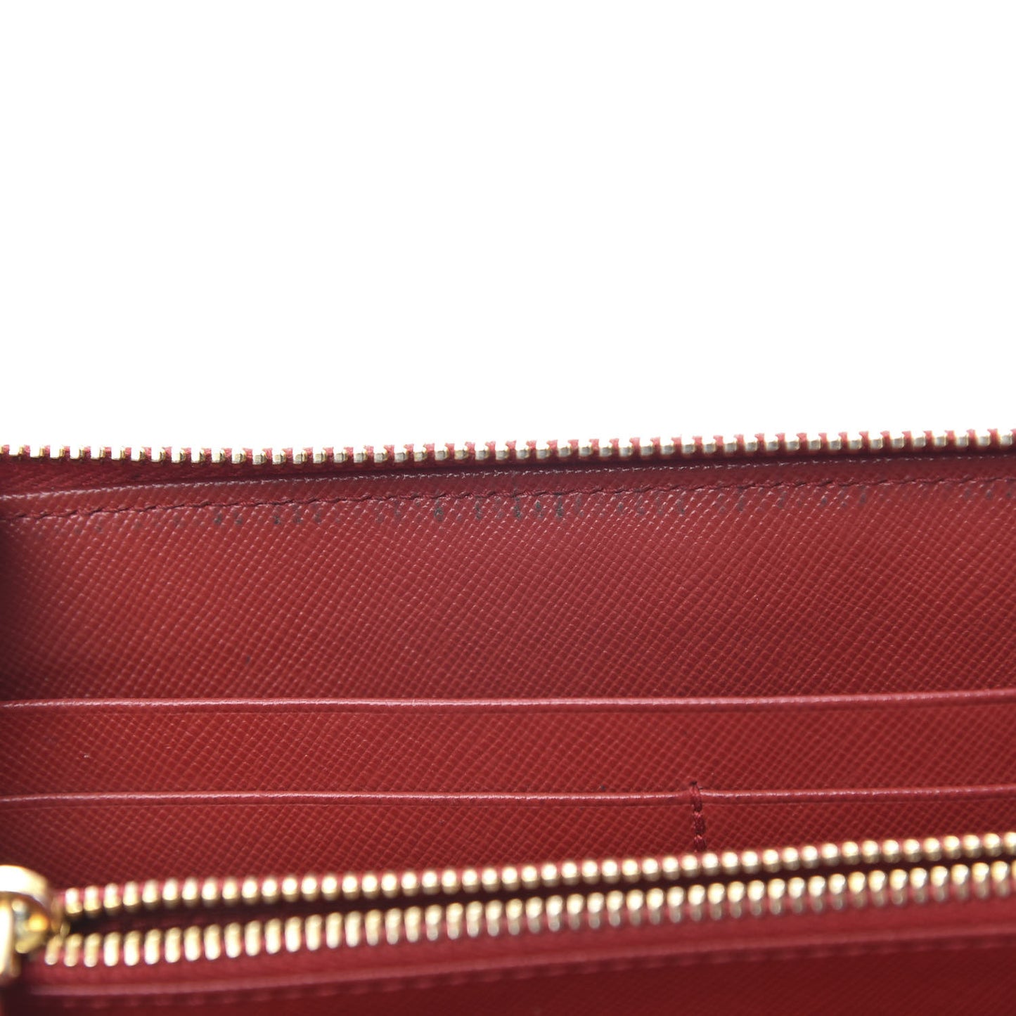 Saffiano Triangle Zip Around Wallet Fuoco