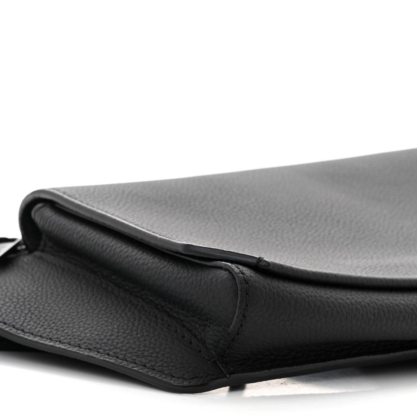 Grained Calfskin Aerogram Takeoff Slingbag Black